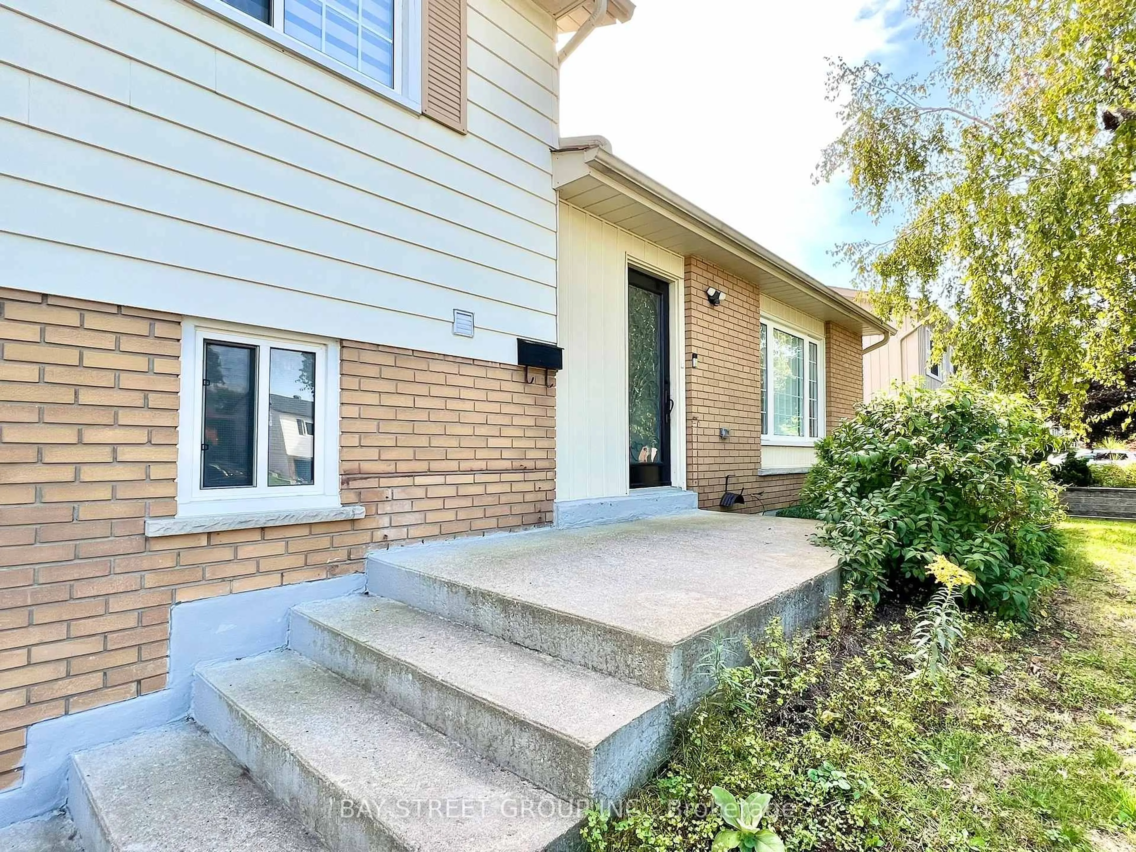 Home with brick exterior material, street for 93 Parkway Ave, Markham Ontario L3P 2H1