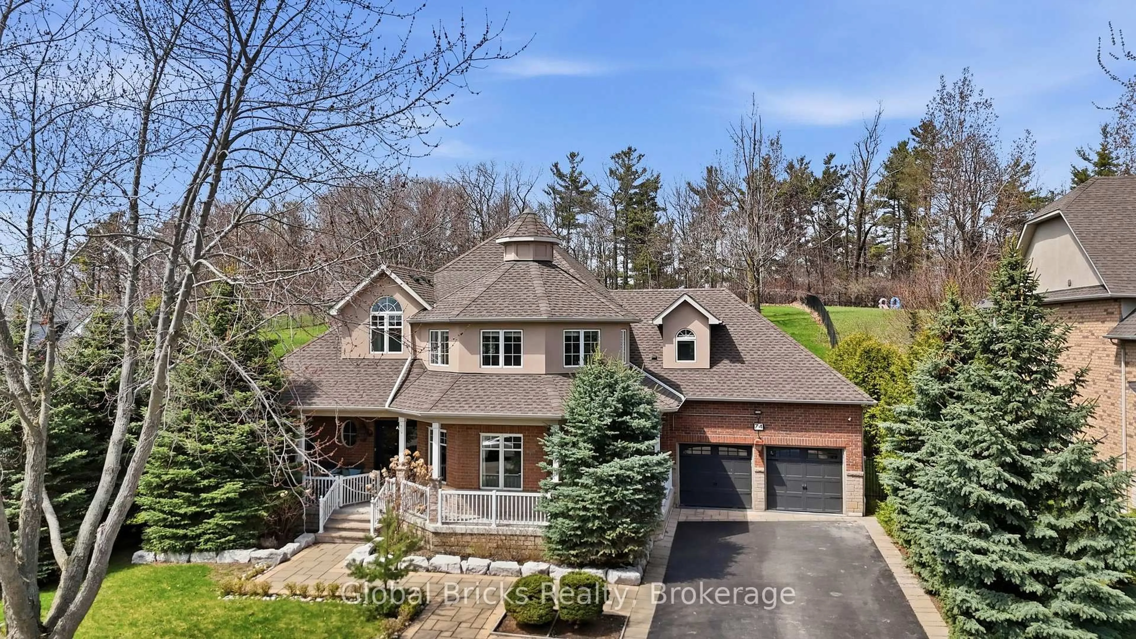 A pic from outside/outdoor area/front of a property/back of a property/a pic from drone, unknown for 74 Kootenay Cres, Vaughan Ontario L6A 2V9