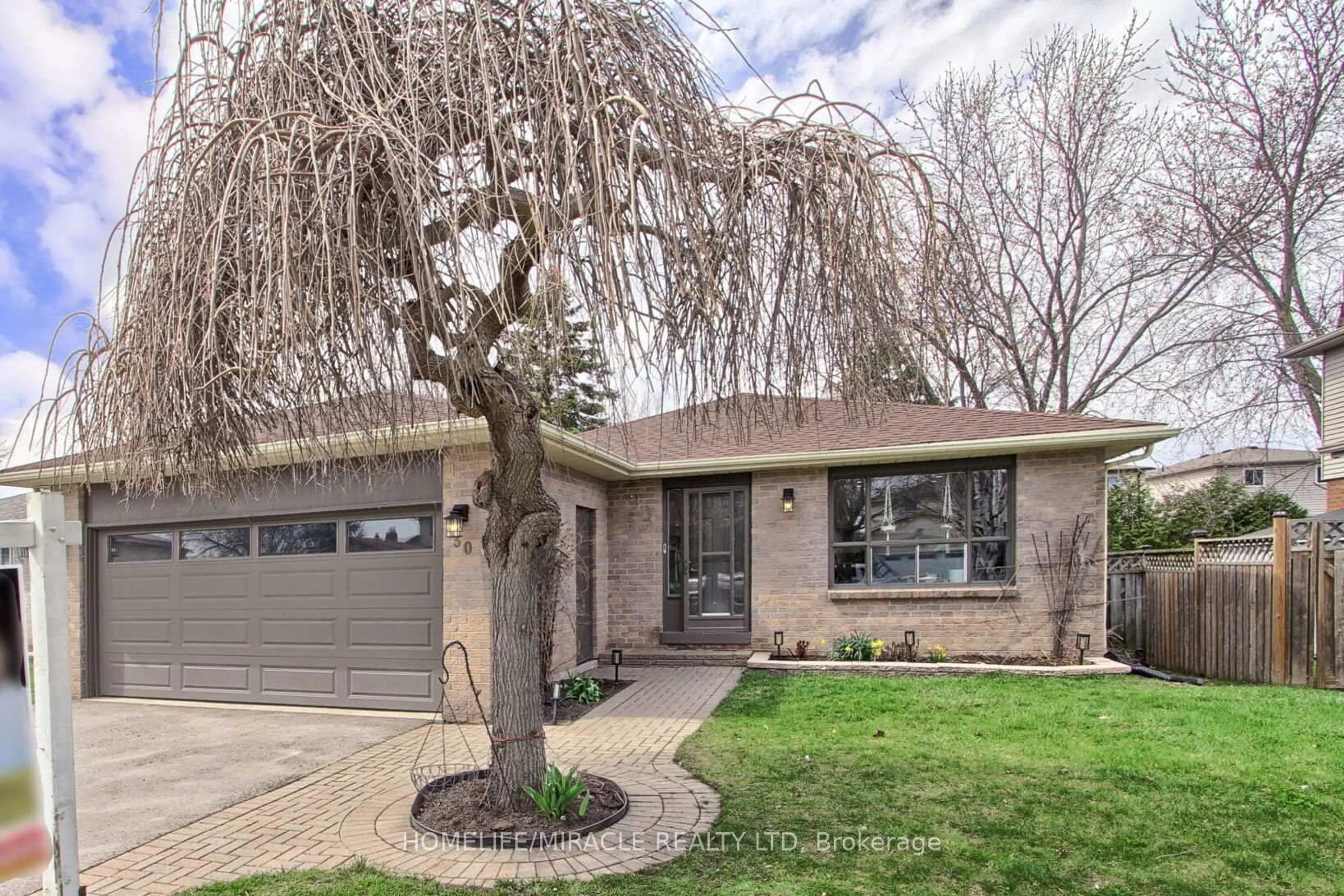 Home with brick exterior material, street for 30 Northgate Dr, Bradford West Gwillimbury Ontario L3Z 2H5