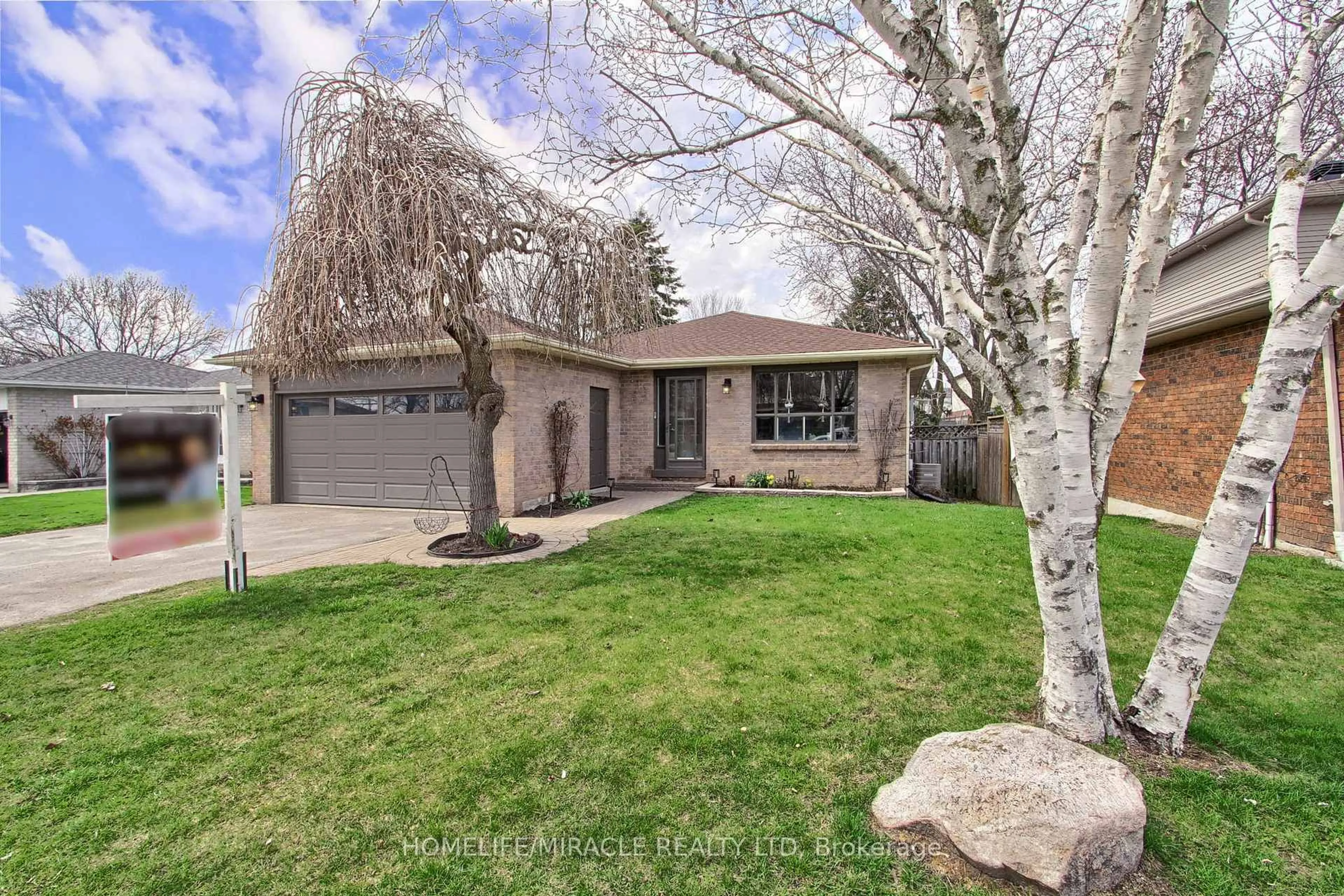 Home with brick exterior material, street for 30 Northgate Dr, Bradford West Gwillimbury Ontario L3Z 2H5