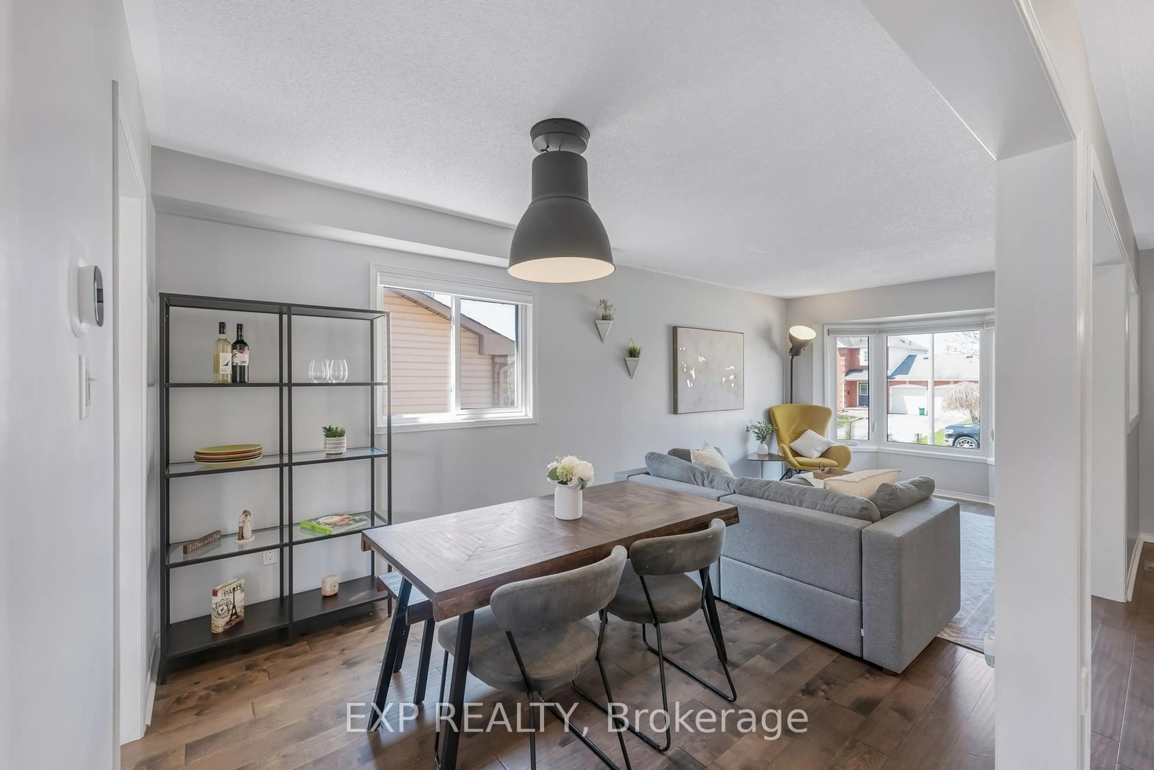 Unknown for 11 Kingsgate Cres, East Gwillimbury Ontario L0G 1M0