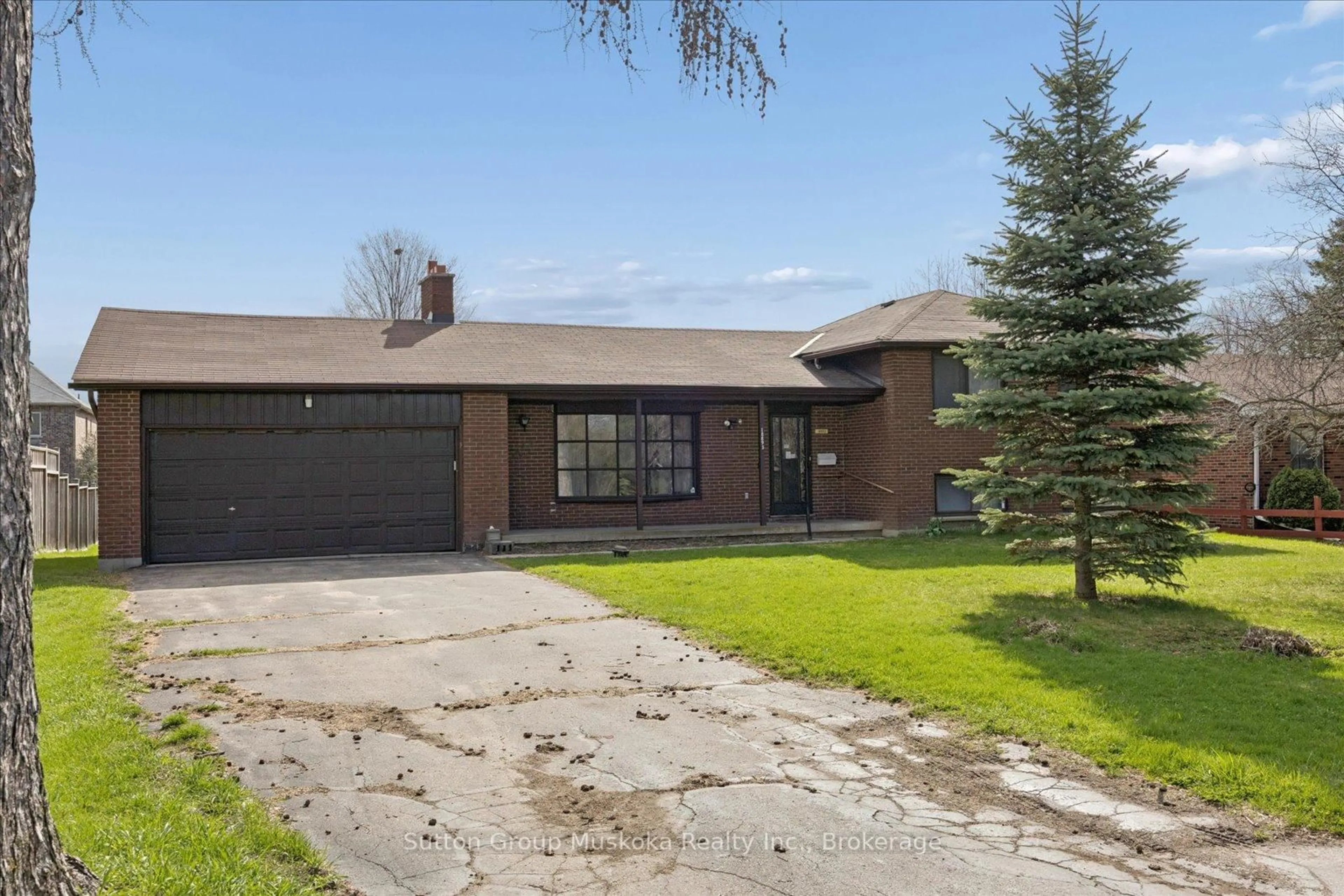 Home with brick exterior material, street for 18893 Centre St, East Gwillimbury Ontario L0G 1M0