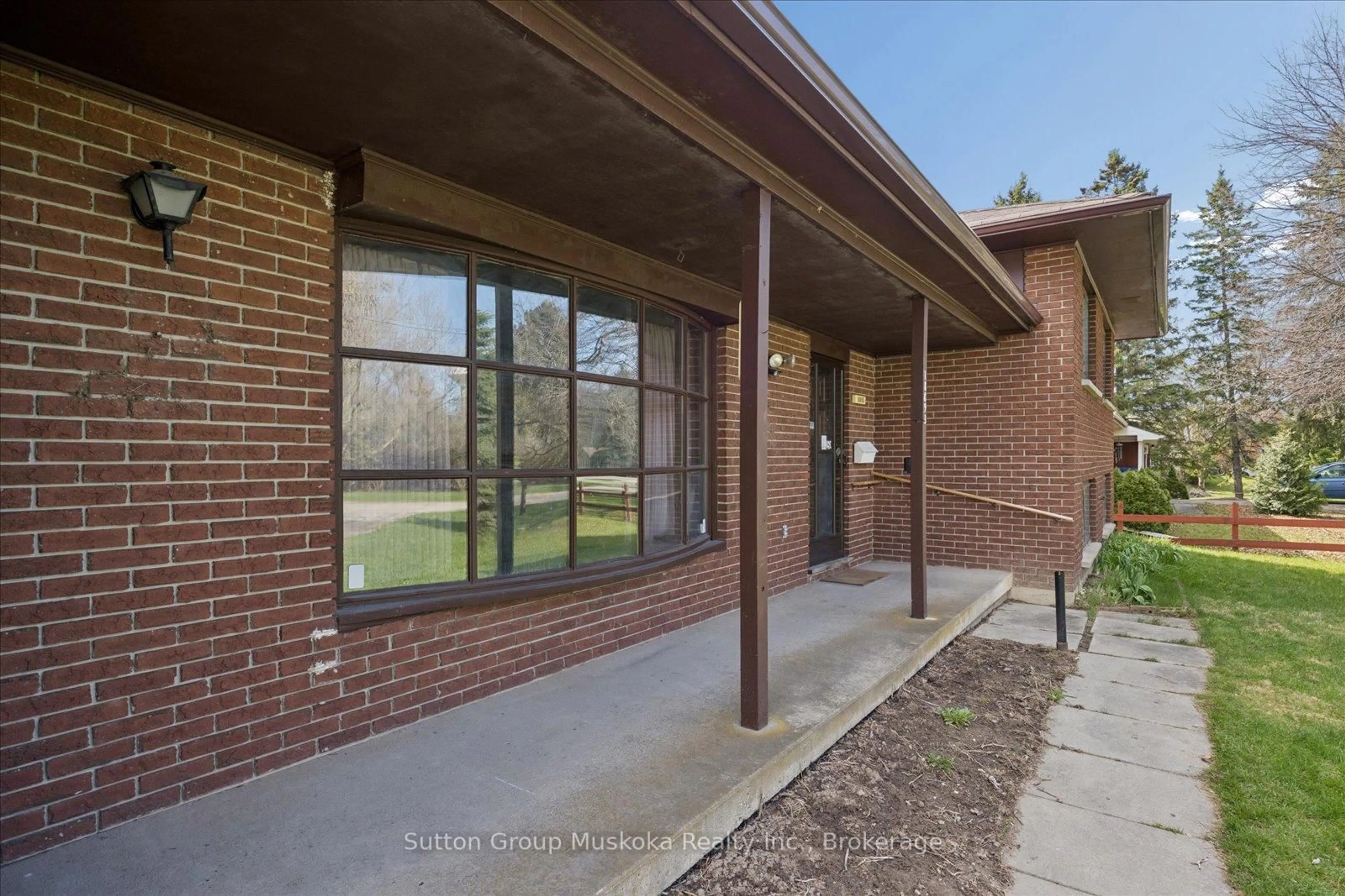 Unknown for 18893 Centre St, East Gwillimbury Ontario L0G 1M0