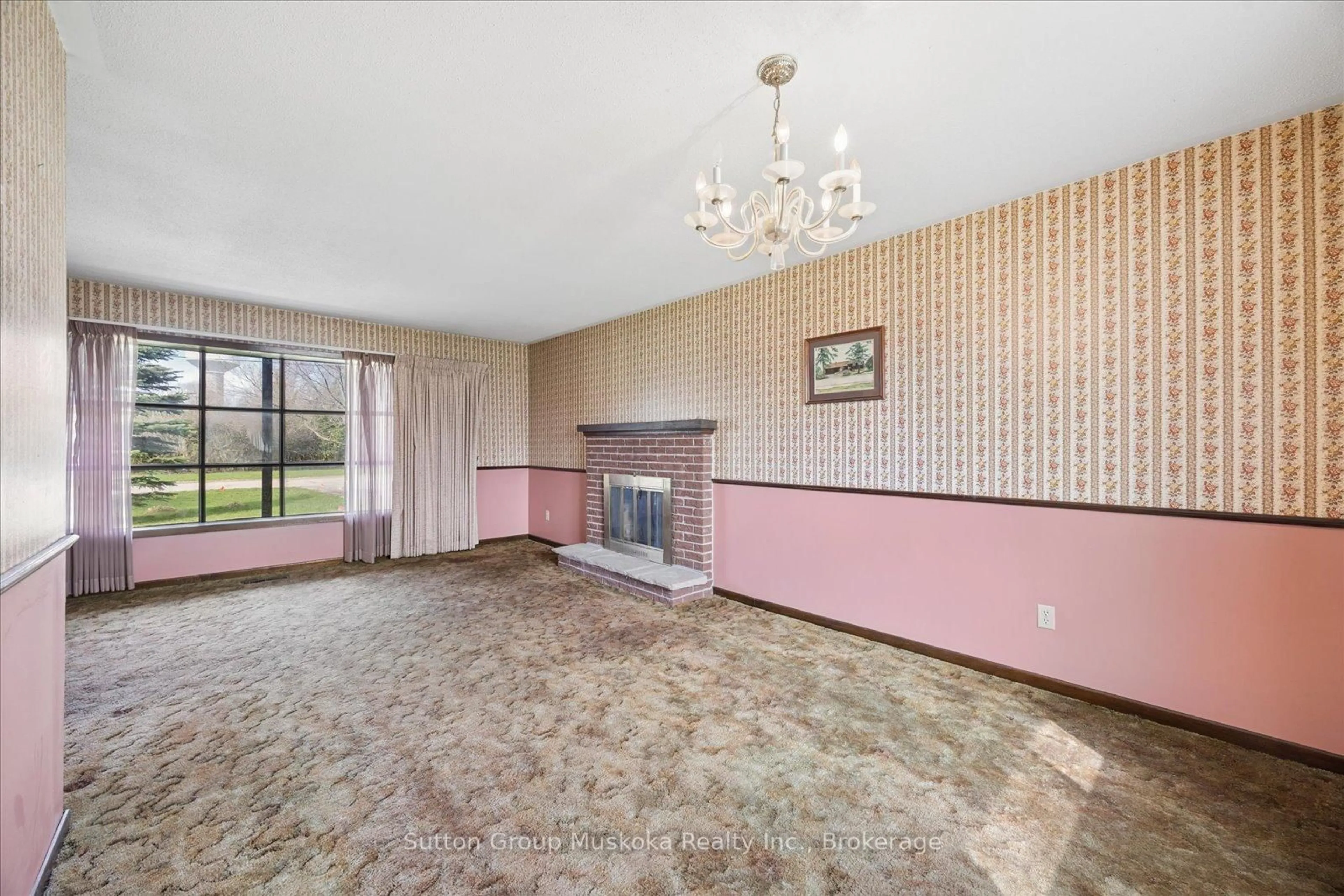 Unknown for 18893 Centre St, East Gwillimbury Ontario L0G 1M0