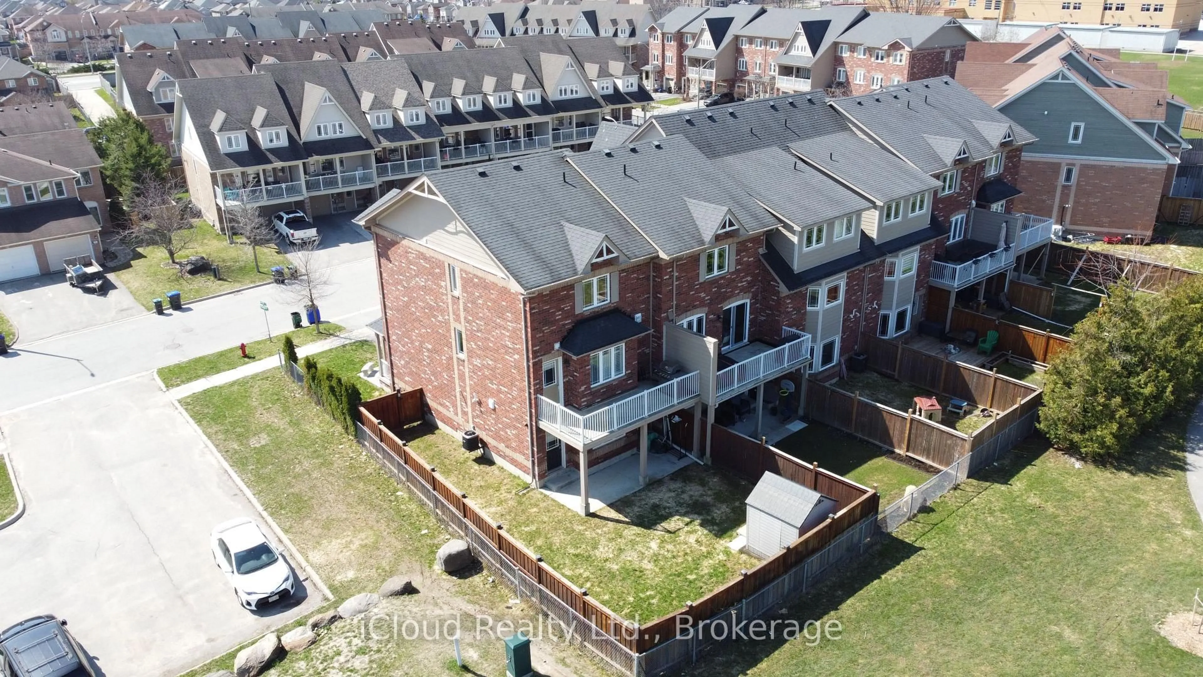 A pic from outside/outdoor area/front of a property/back of a property/a pic from drone, city buildings view from balcony for 1355 Coleman Cres, Innisfil Ontario L9S 1X5