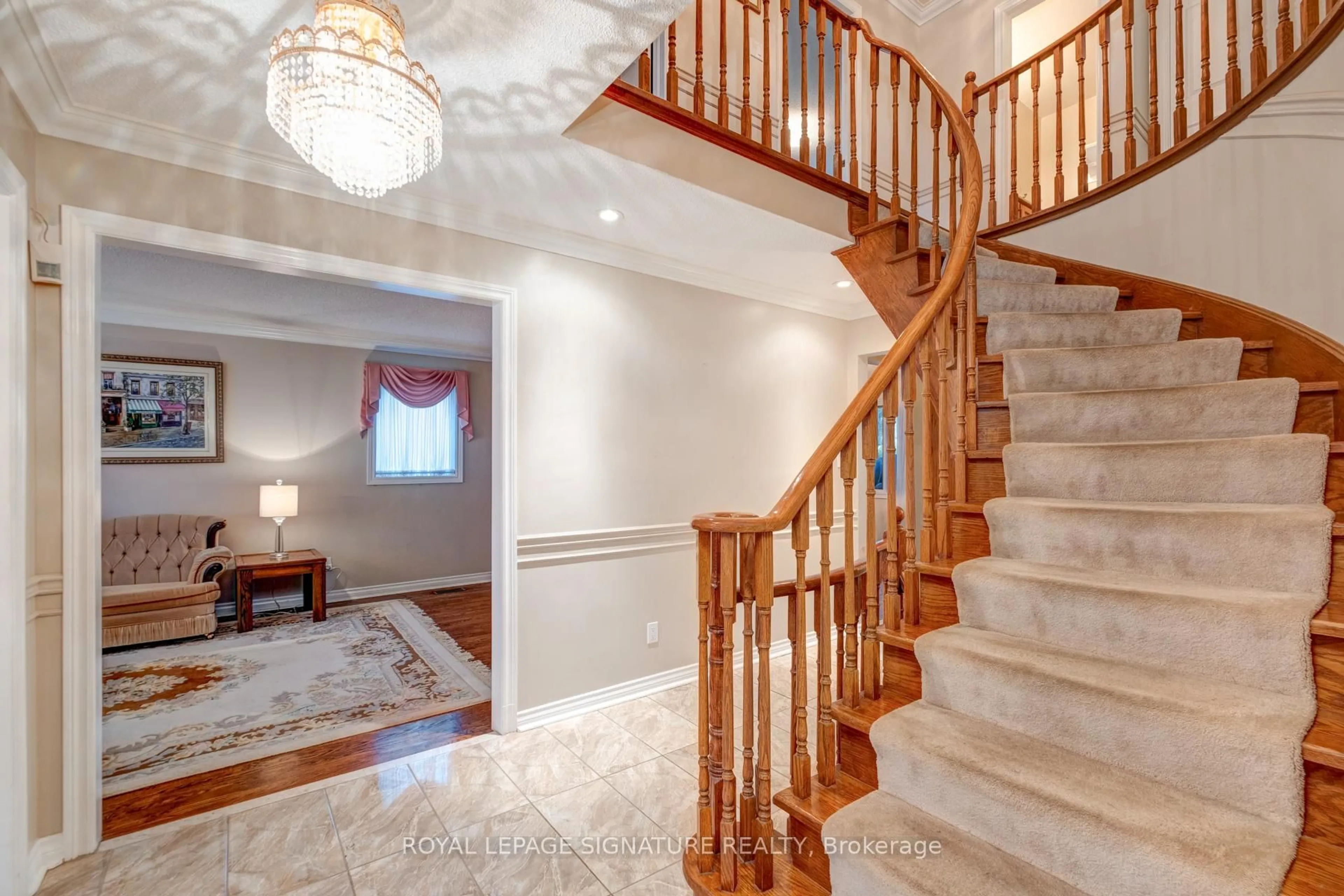 Stairs for 4 Ruth Crt, Whitchurch-Stouffville Ontario L4A 2E3