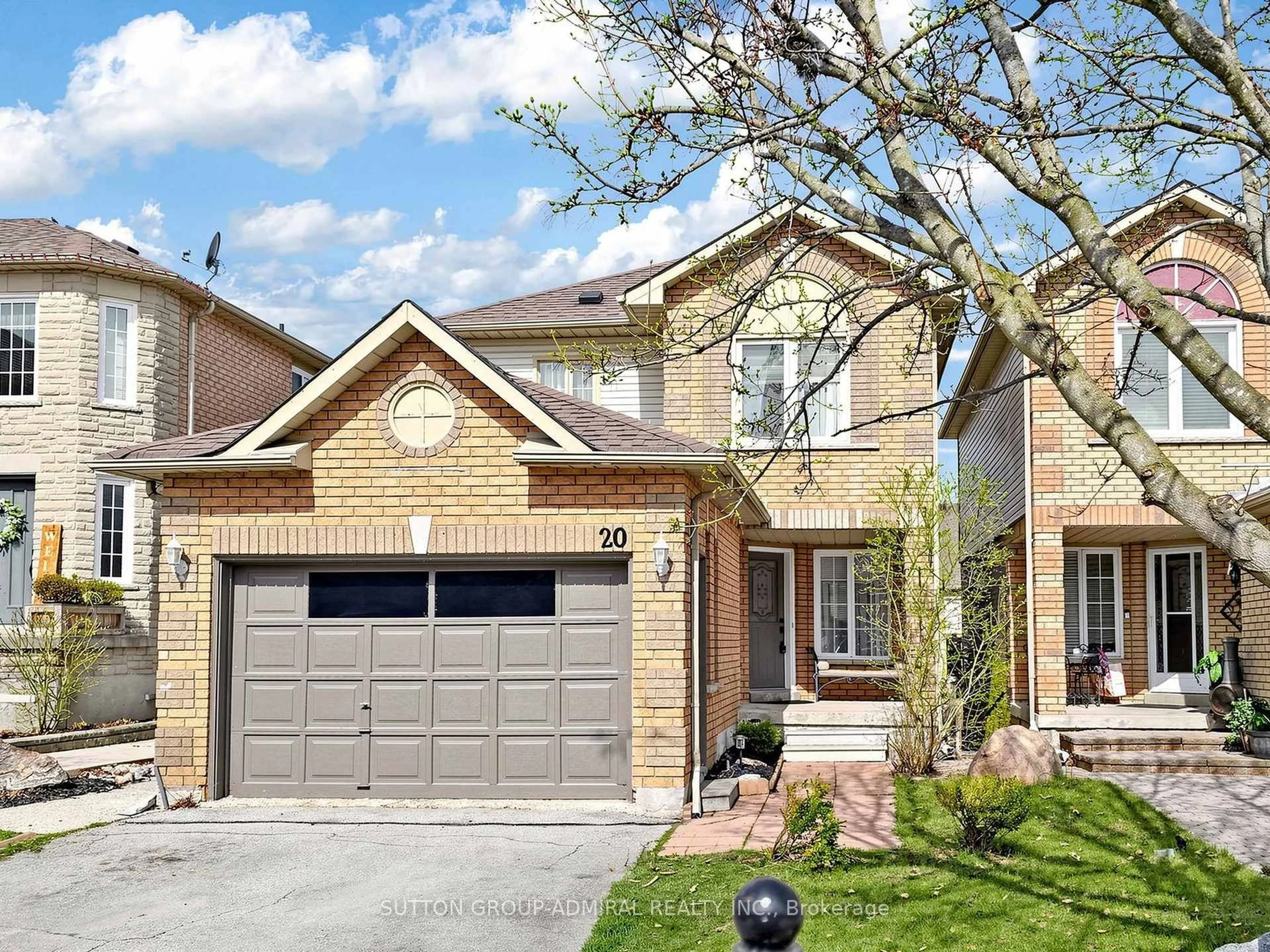 Home with brick exterior material, street for 20 Breeze Dr, Bradford West Gwillimbury Ontario L3Z 3A7