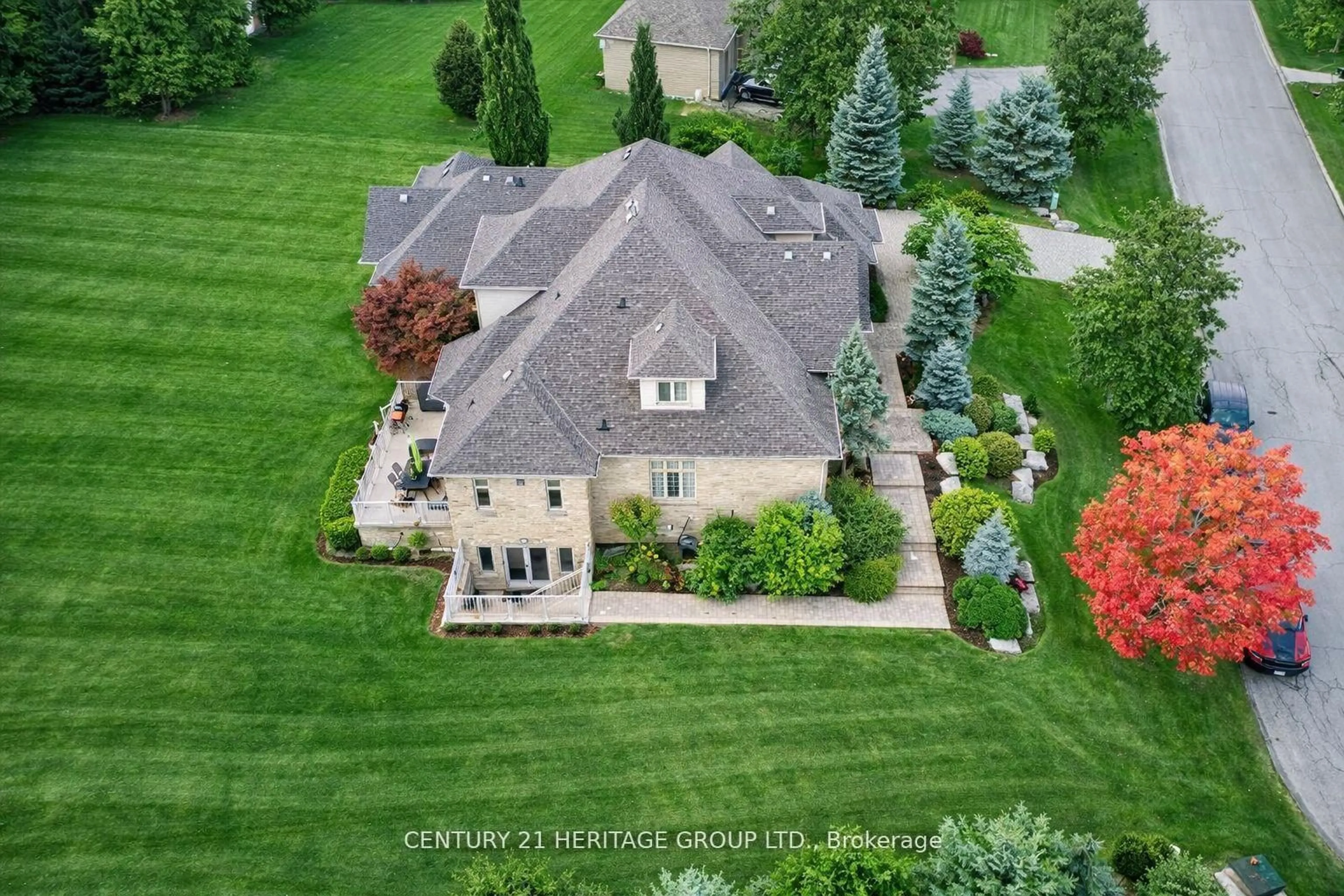 A pic from outside/outdoor area/front of a property/back of a property/a pic from drone, street for 12 Prince Adam Crt, King Ontario L7B 1M1