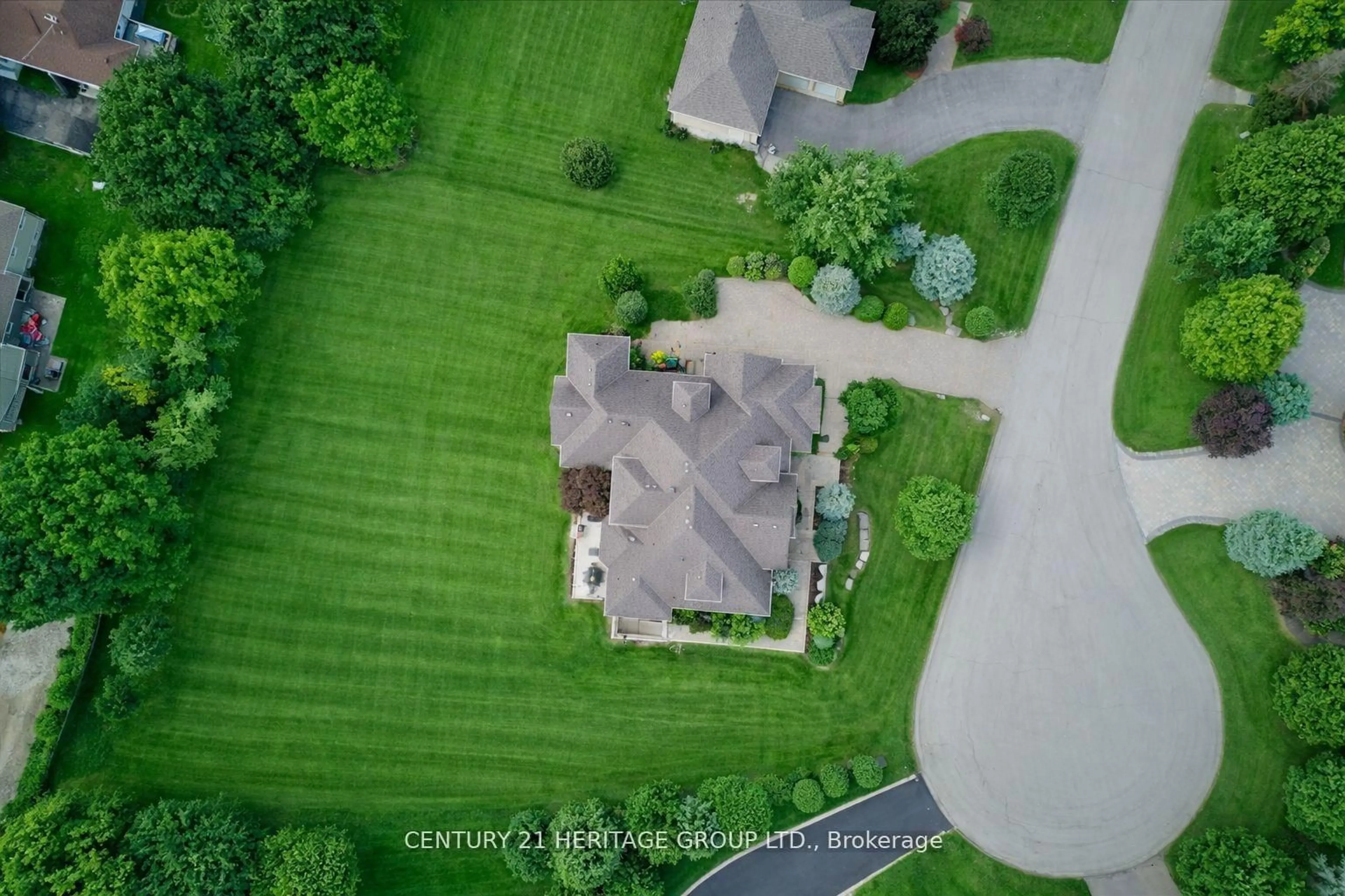 A pic from outside/outdoor area/front of a property/back of a property/a pic from drone, street for 12 Prince Adam Crt, King Ontario L7B 1M1