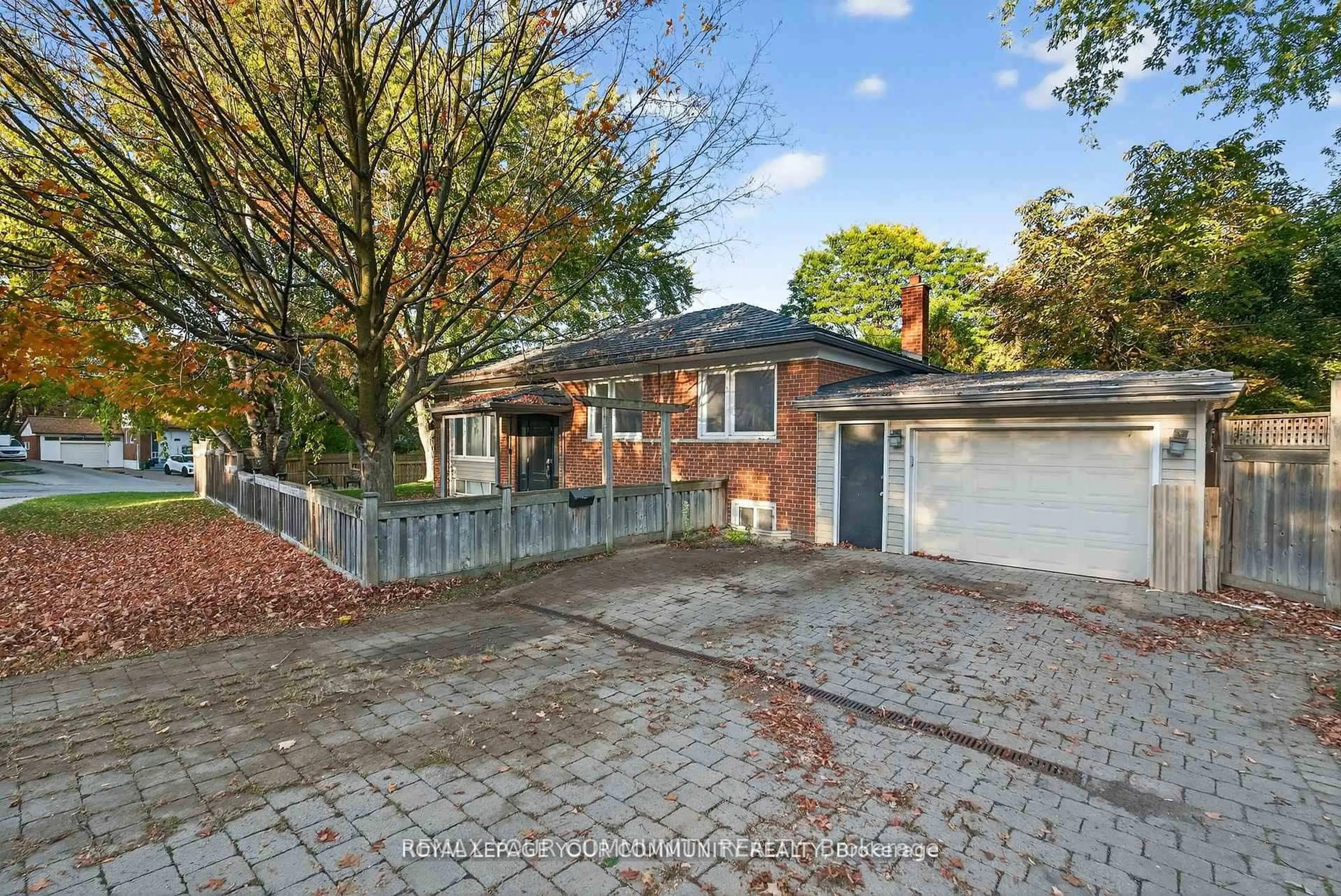 Home with brick exterior material, street for 67 Monkswood Cres, Newmarket Ontario L3Y 2J9