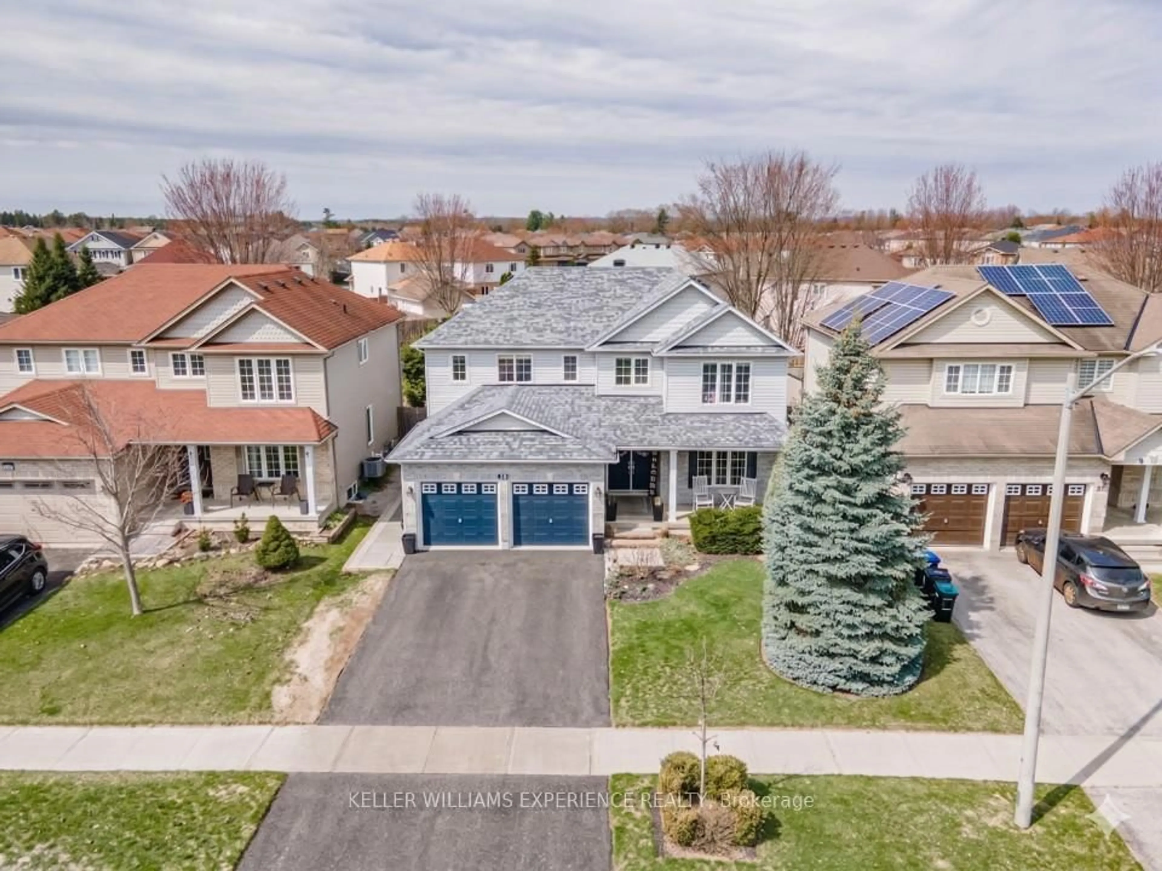 A pic from outside/outdoor area/front of a property/back of a property/a pic from drone, street for 39 Stonemount Cres, Essa Ontario L3W 0C5