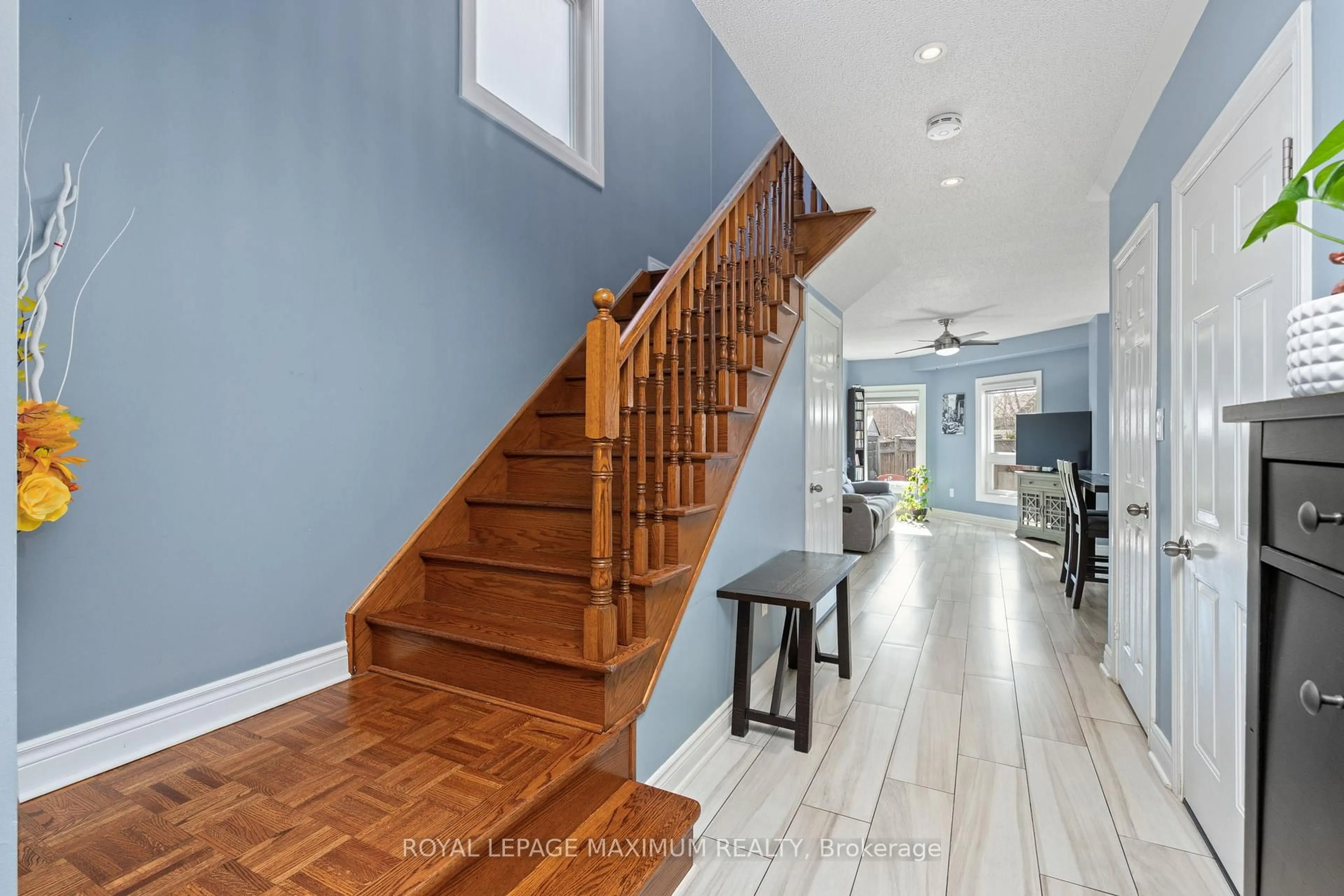 Indoor entryway for 52 Pottery Pl, Vaughan Ontario L4L 9H6