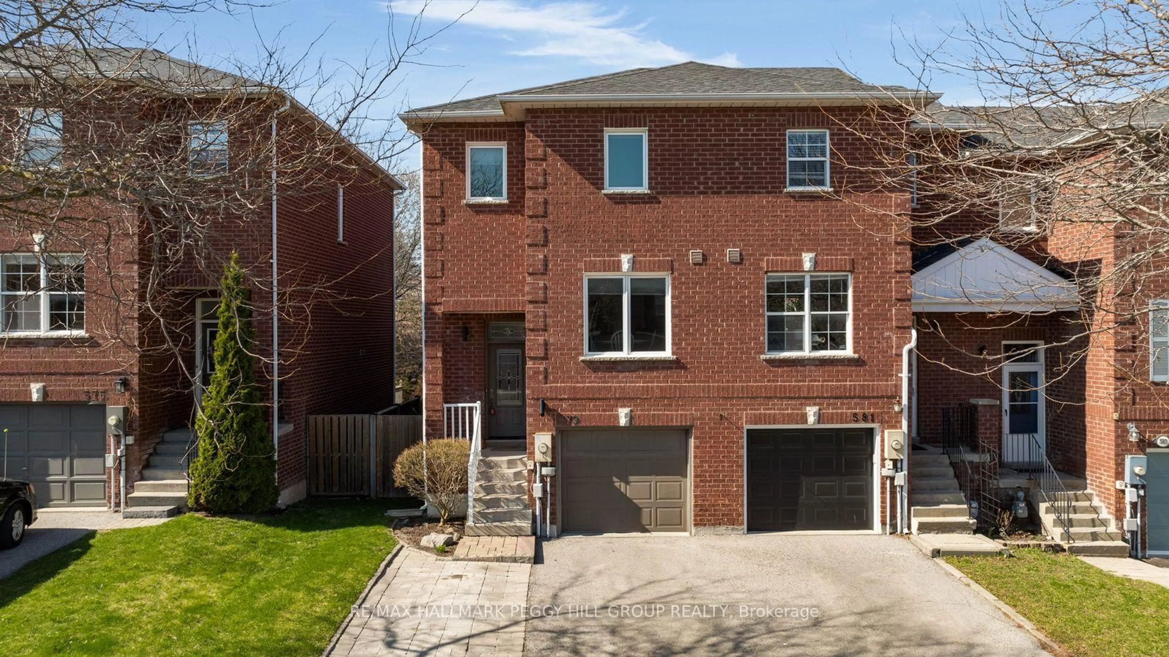 Home with brick exterior material, street for 579 Bondi Ave, Newmarket Ontario L3Y 8R7