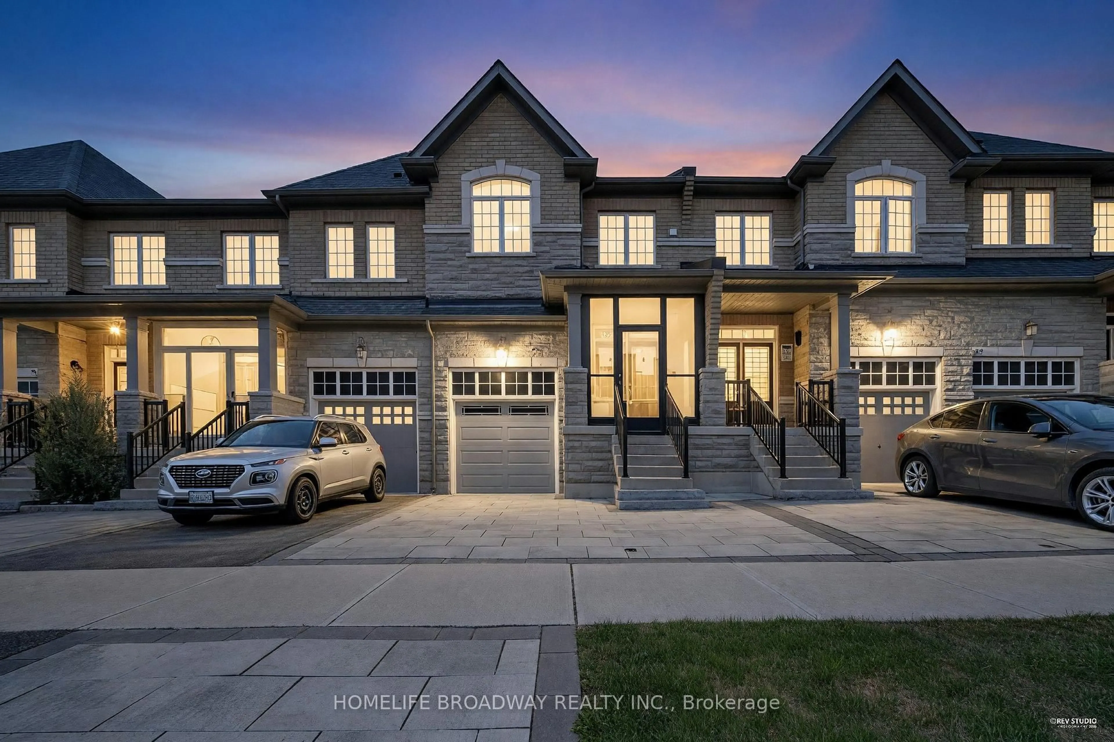 Home with brick exterior material, street for 28 Paper Mills Cres, Richmond Hill Ontario L4E 0V5