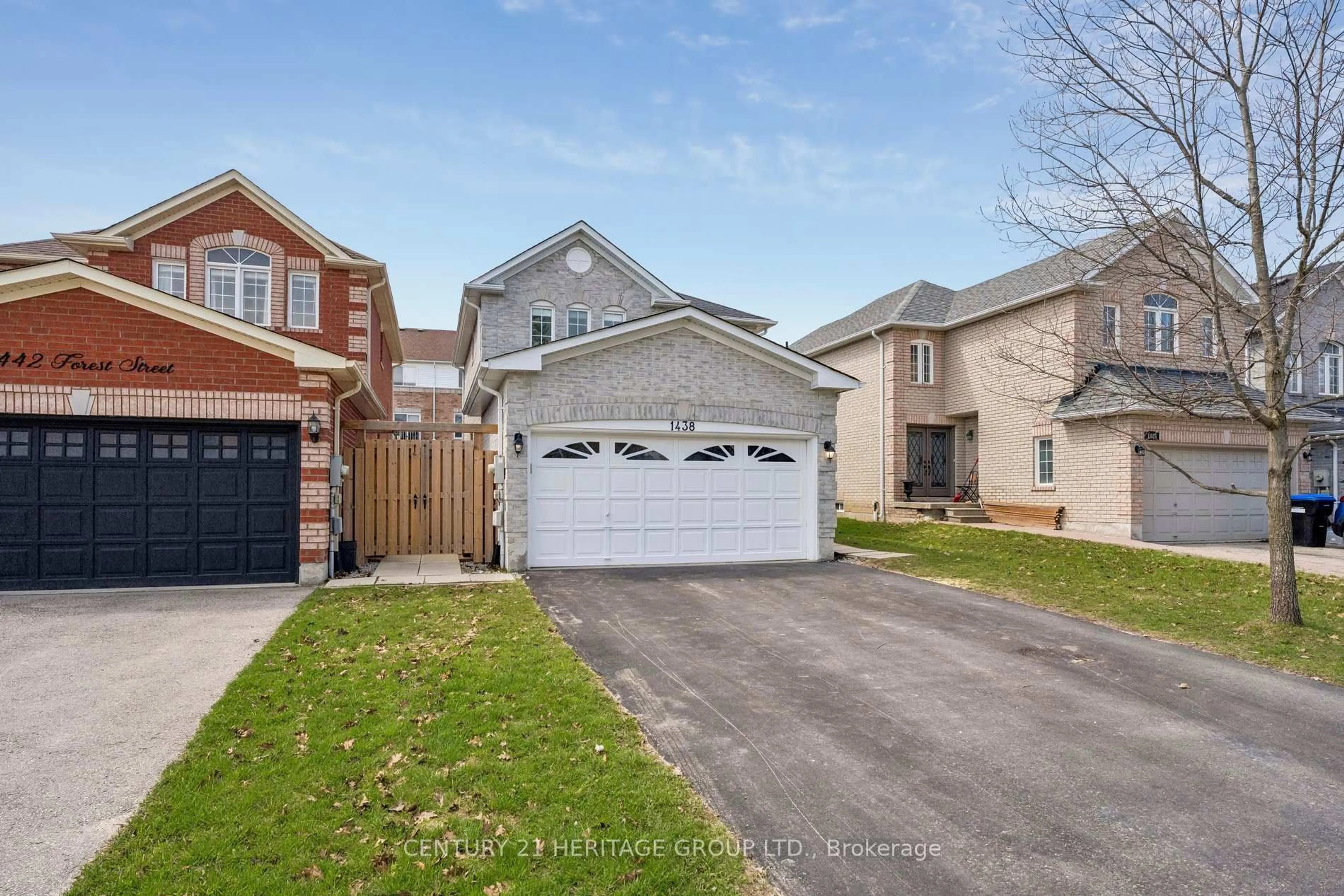 Unknown for 1438 Forest St, Innisfil Ontario L9S 4Y3