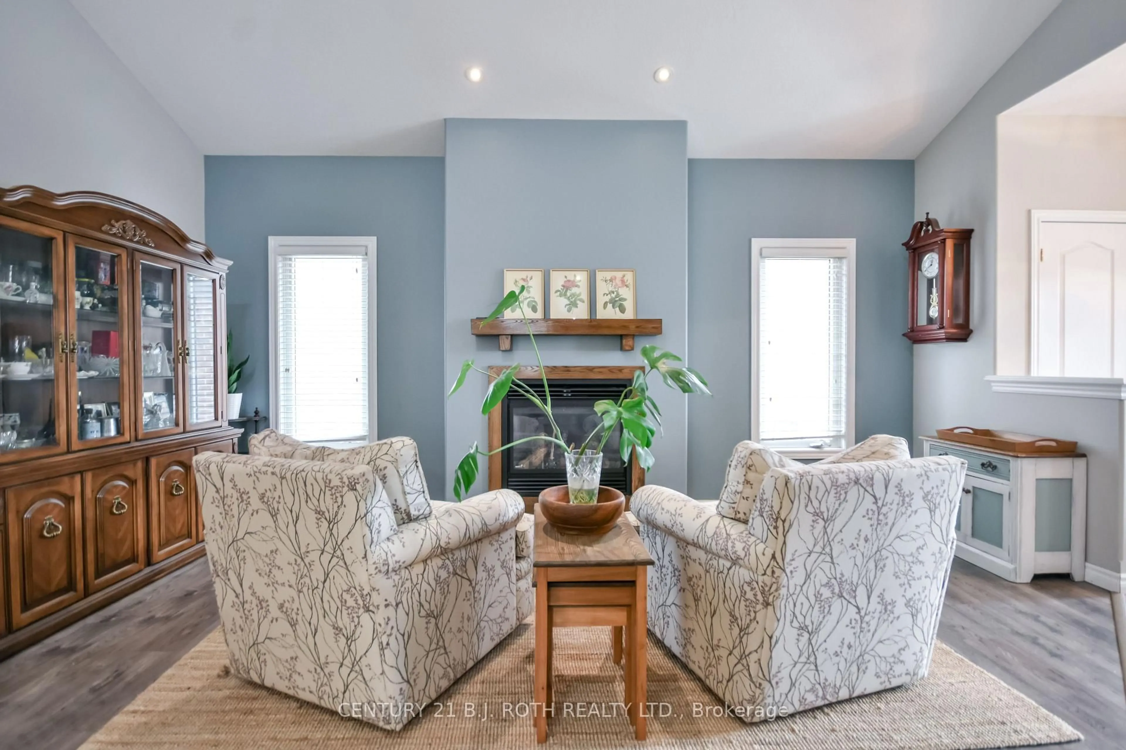 Living room with furniture, unknown for 14 Stevenson St, Essa Ontario L3W 0P4