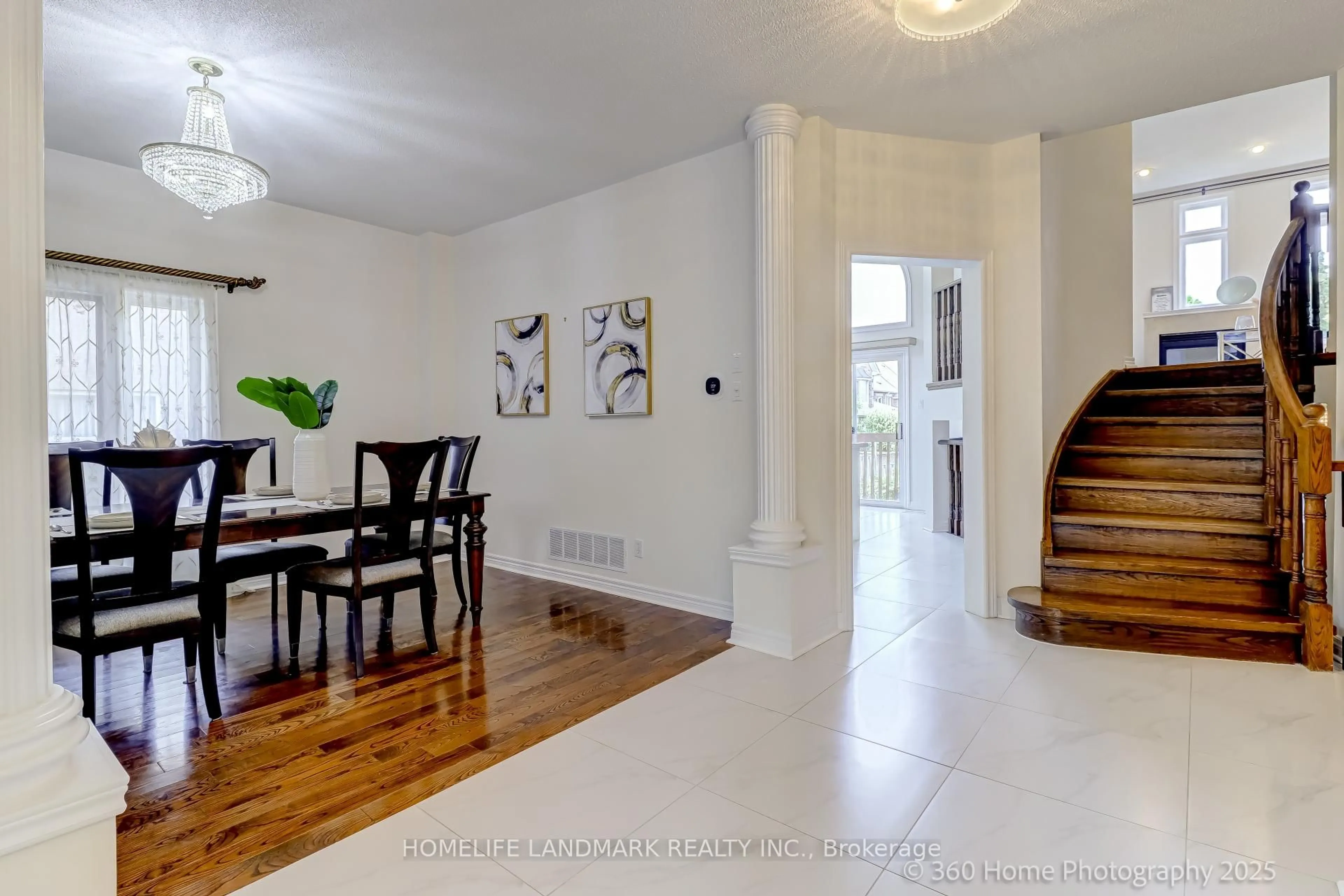 Indoor entryway for 211 Frank Endean Rd, Richmond Hill Ontario L4S 2C6