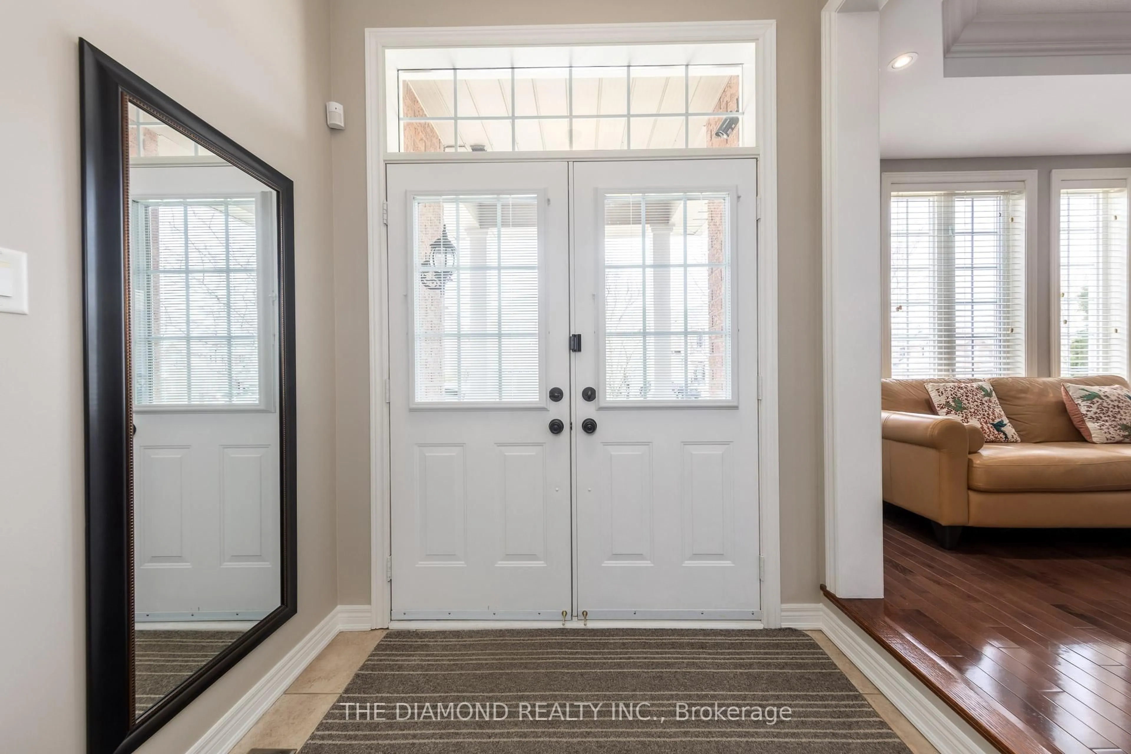 Indoor entryway for 9 Amos Crt, Markham Ontario L6E 2E9