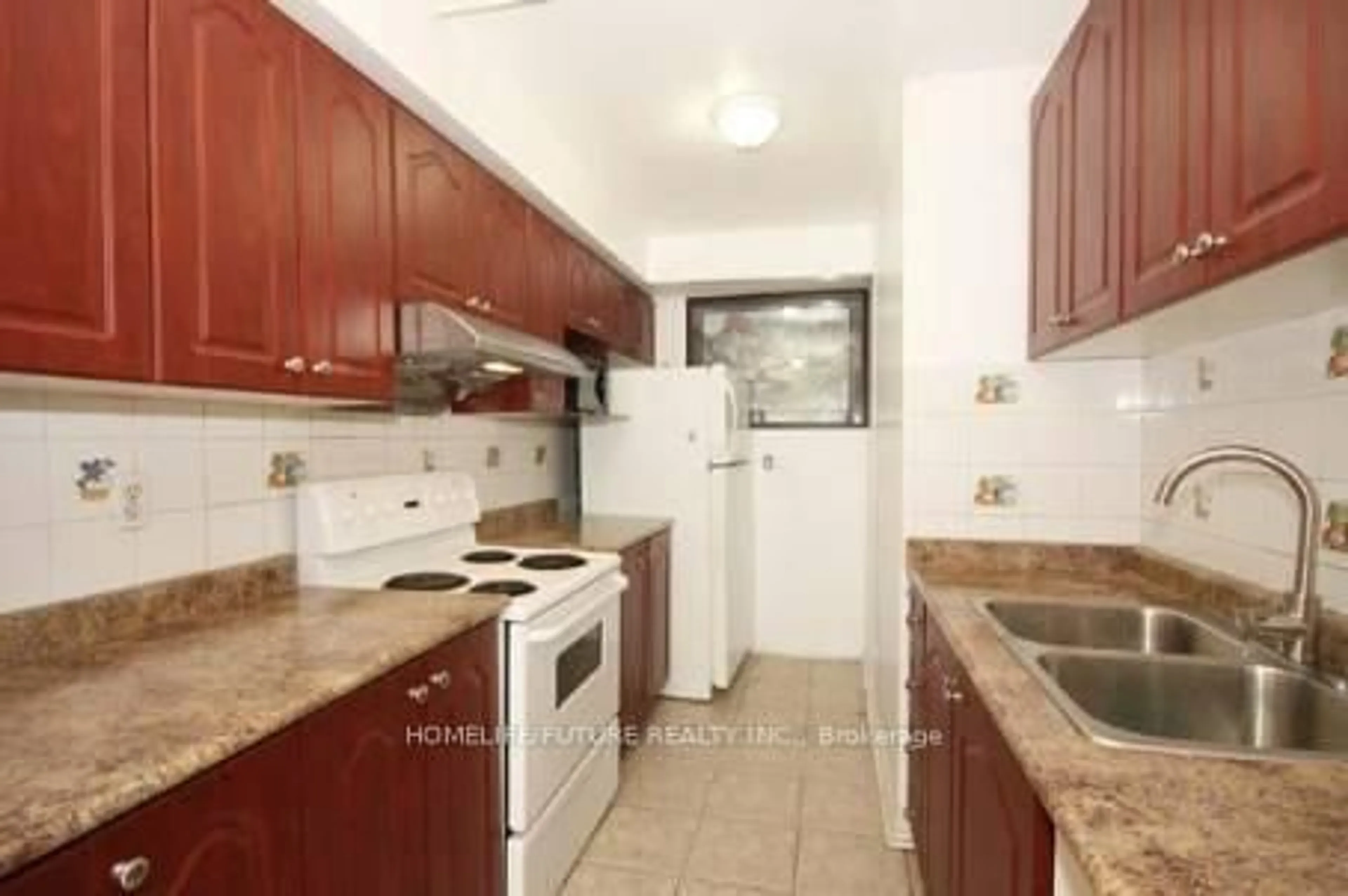 Standard kitchen, ceramic/tile floor for 77 Billingsley Cres, Markham Ontario L3S 4P2