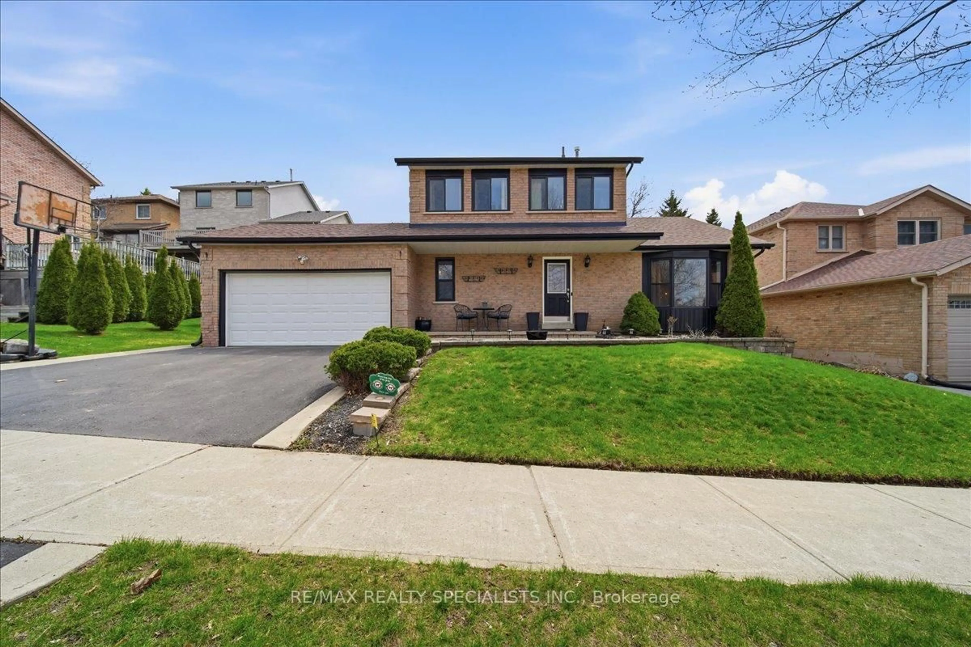 Unknown for 53 Fox Run Lane, Bradford West Gwillimbury Ontario L3Z 2V2