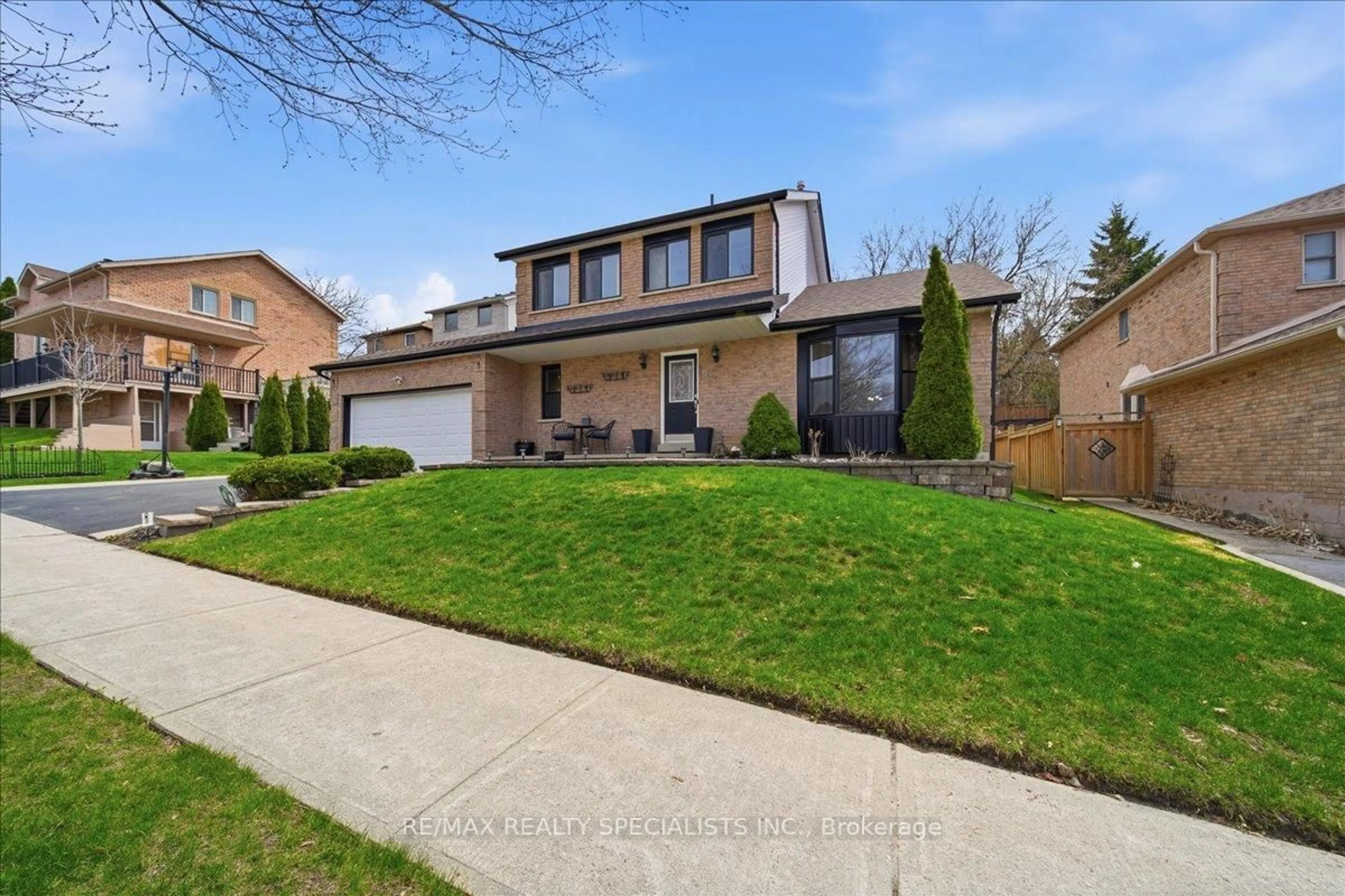 Unknown for 53 Fox Run Lane, Bradford West Gwillimbury Ontario L3Z 2V2