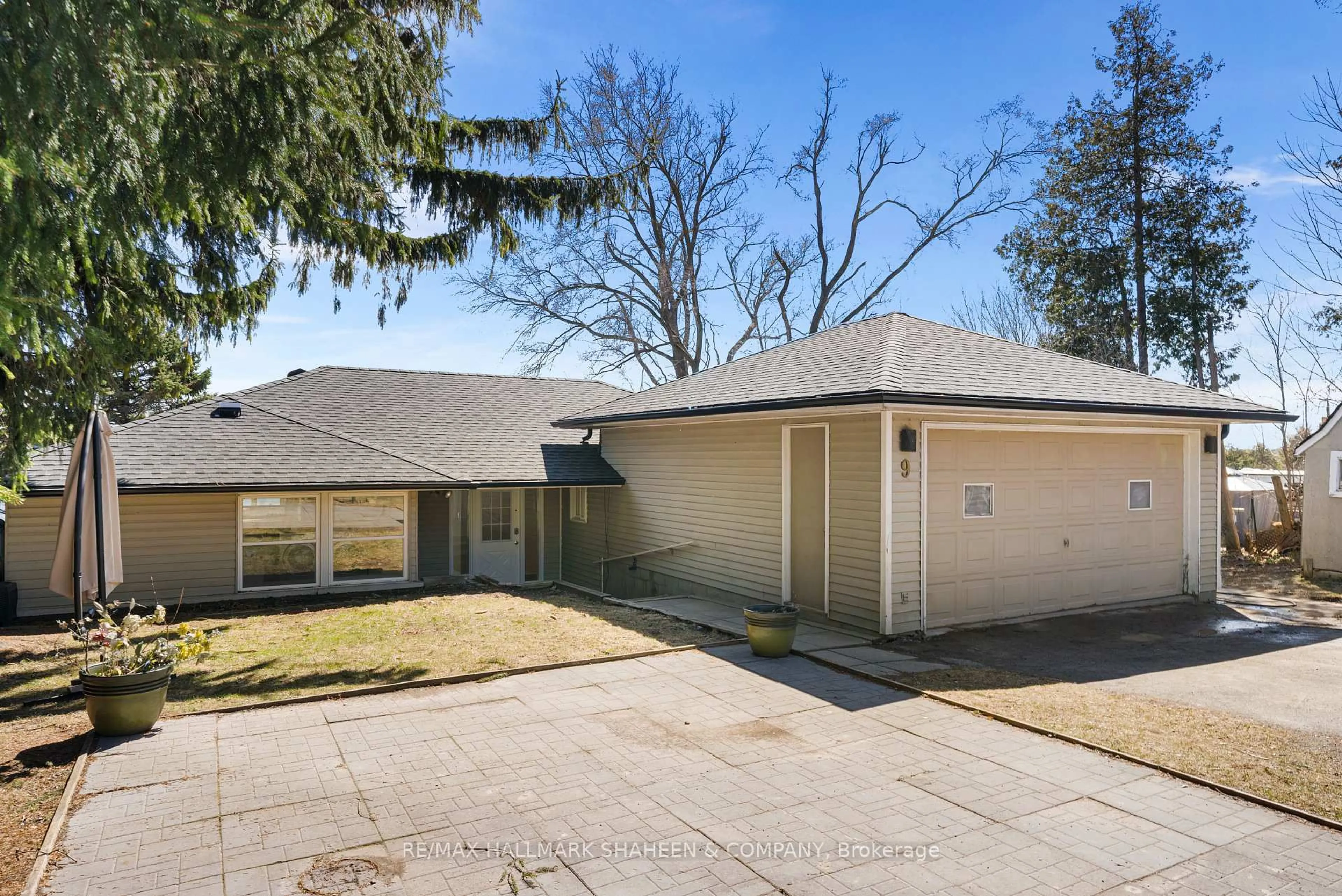 A pic from outside/outdoor area/front of a property/back of a property/a pic from drone, street for 9 Evans Dr, Whitchurch-Stouffville Ontario L4A 2Y4