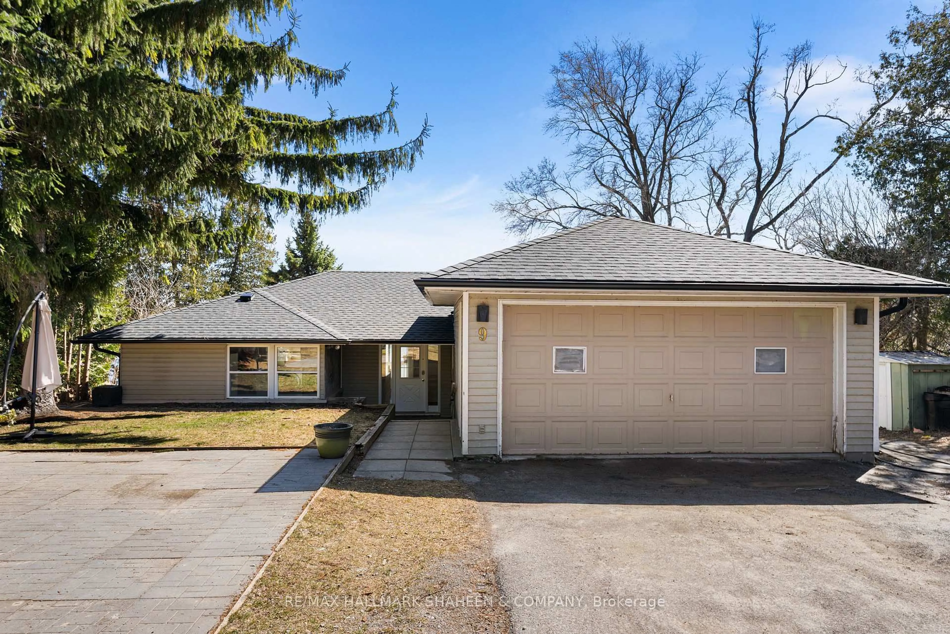 Unknown for 9 Evans Dr, Whitchurch-Stouffville Ontario L4A 2Y4