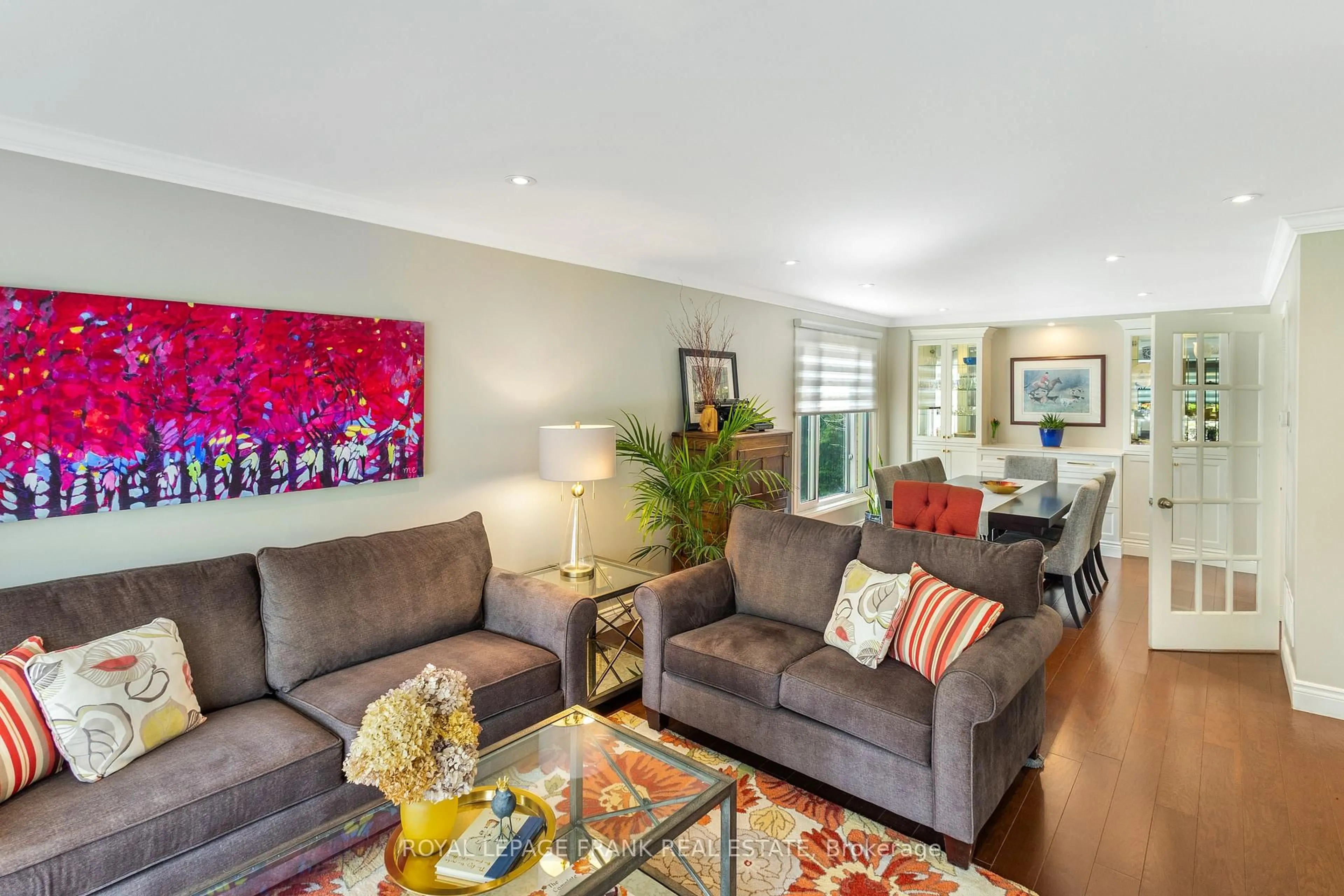 Living room with furniture, unknown for 68 Burling Pl, Newmarket Ontario L3Y 5W4