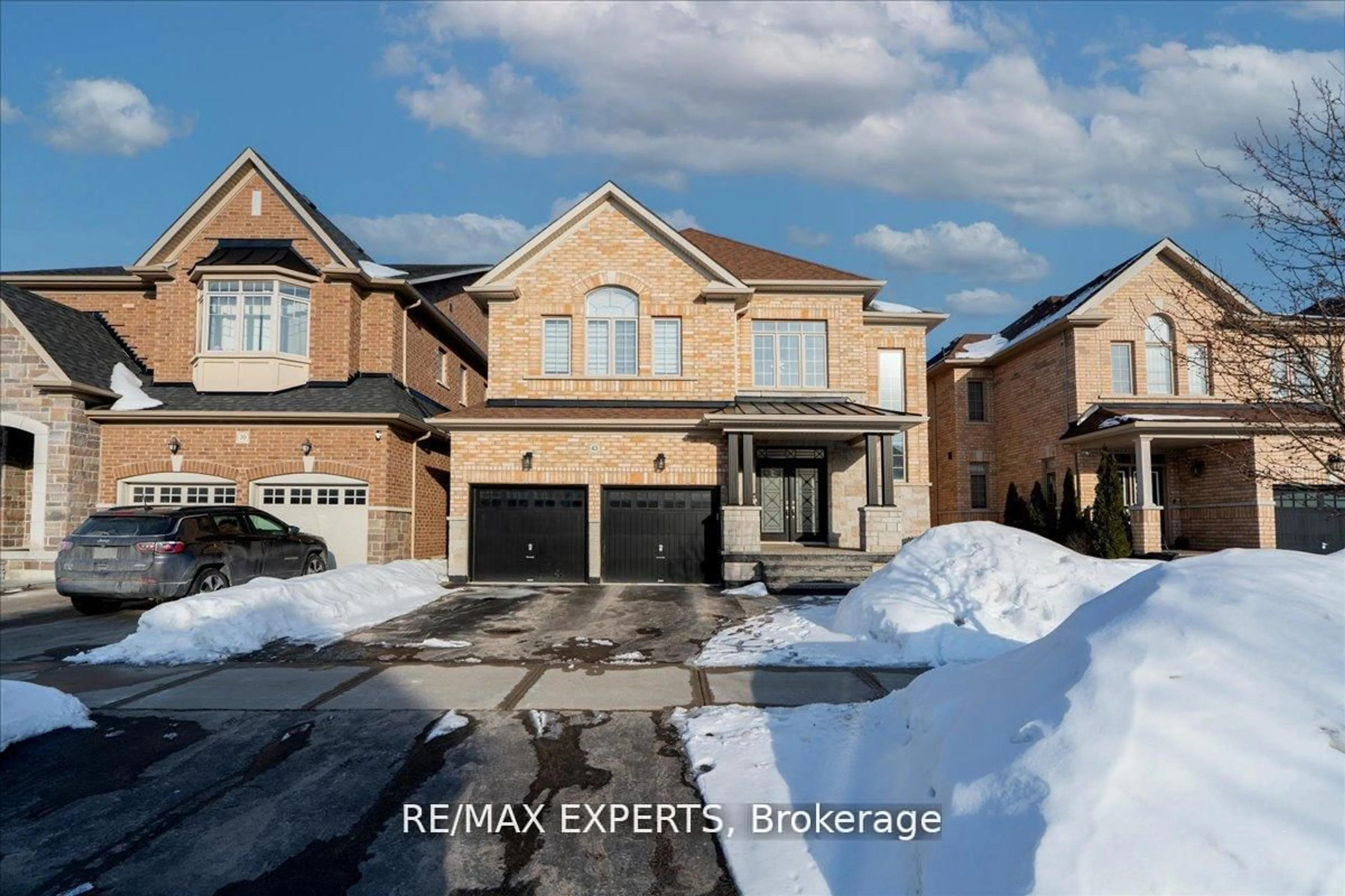 Home with brick exterior material, street for 43 Lewis Ave, Bradford West Gwillimbury Ontario L3Z 0X2