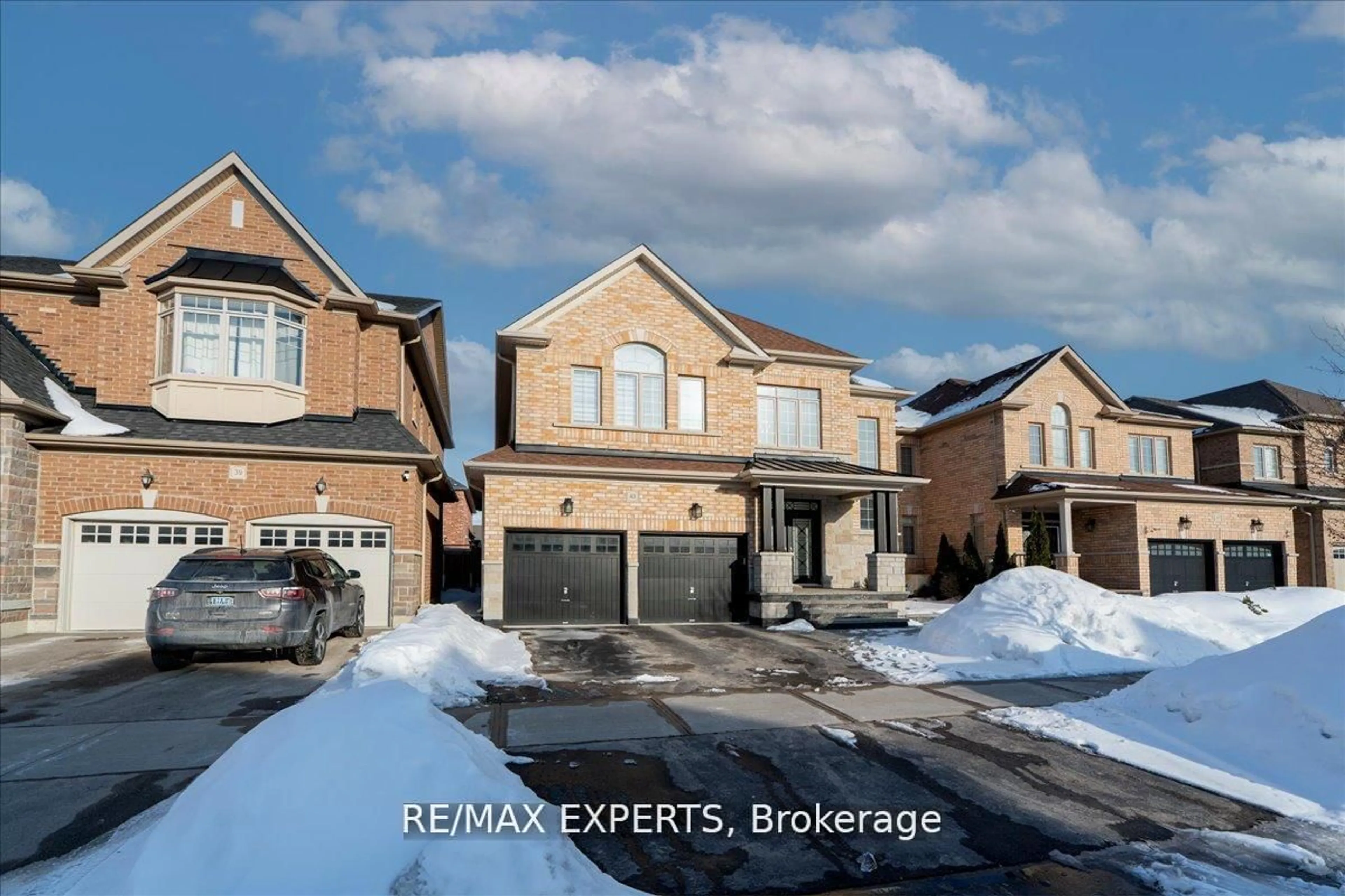 Home with brick exterior material, street for 43 Lewis Ave, Bradford West Gwillimbury Ontario L3Z 0X2