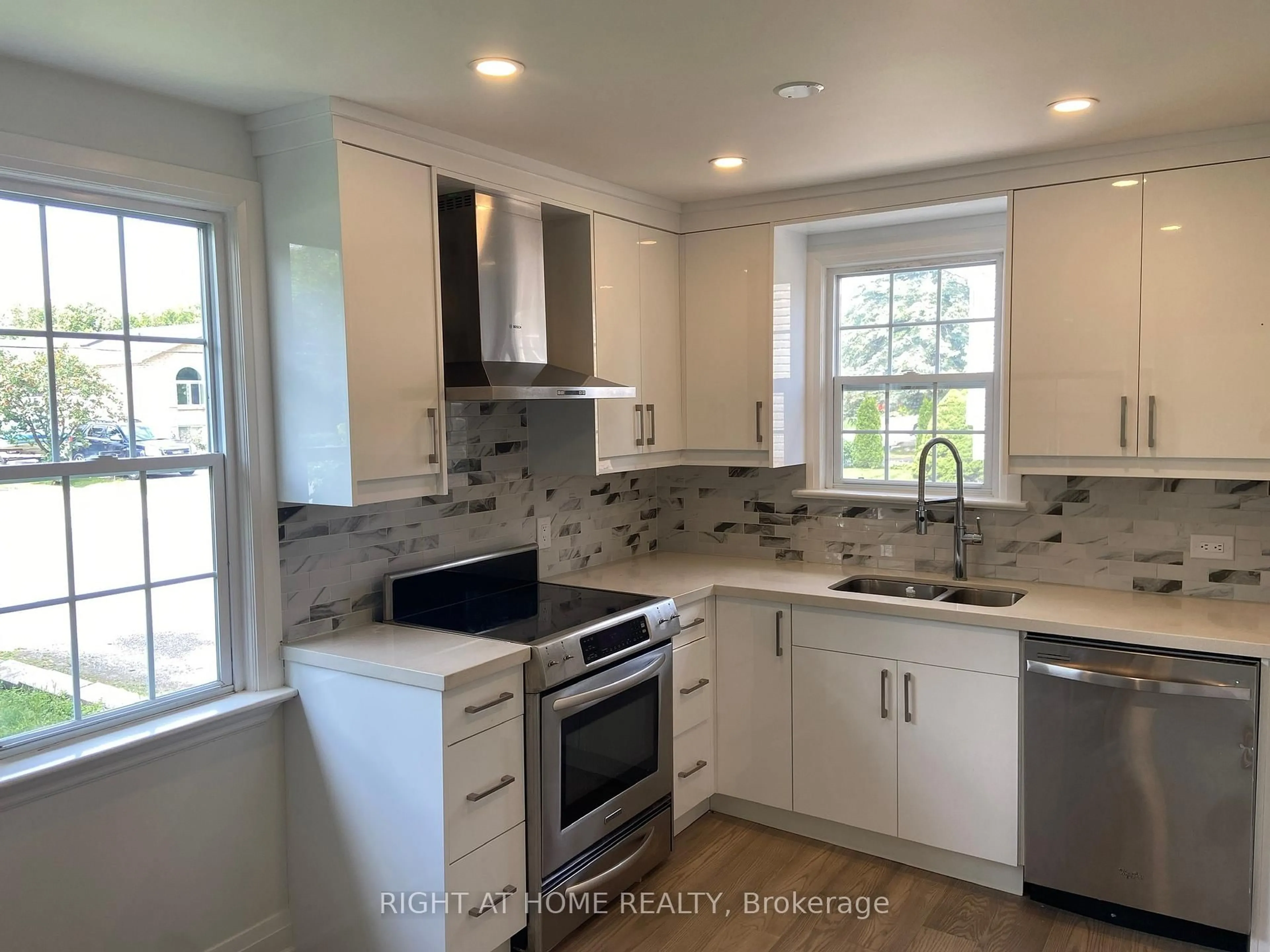 Open concept kitchen, ceramic/tile floor for 267 Rayners Rd, Georgina Ontario L4P 1G5