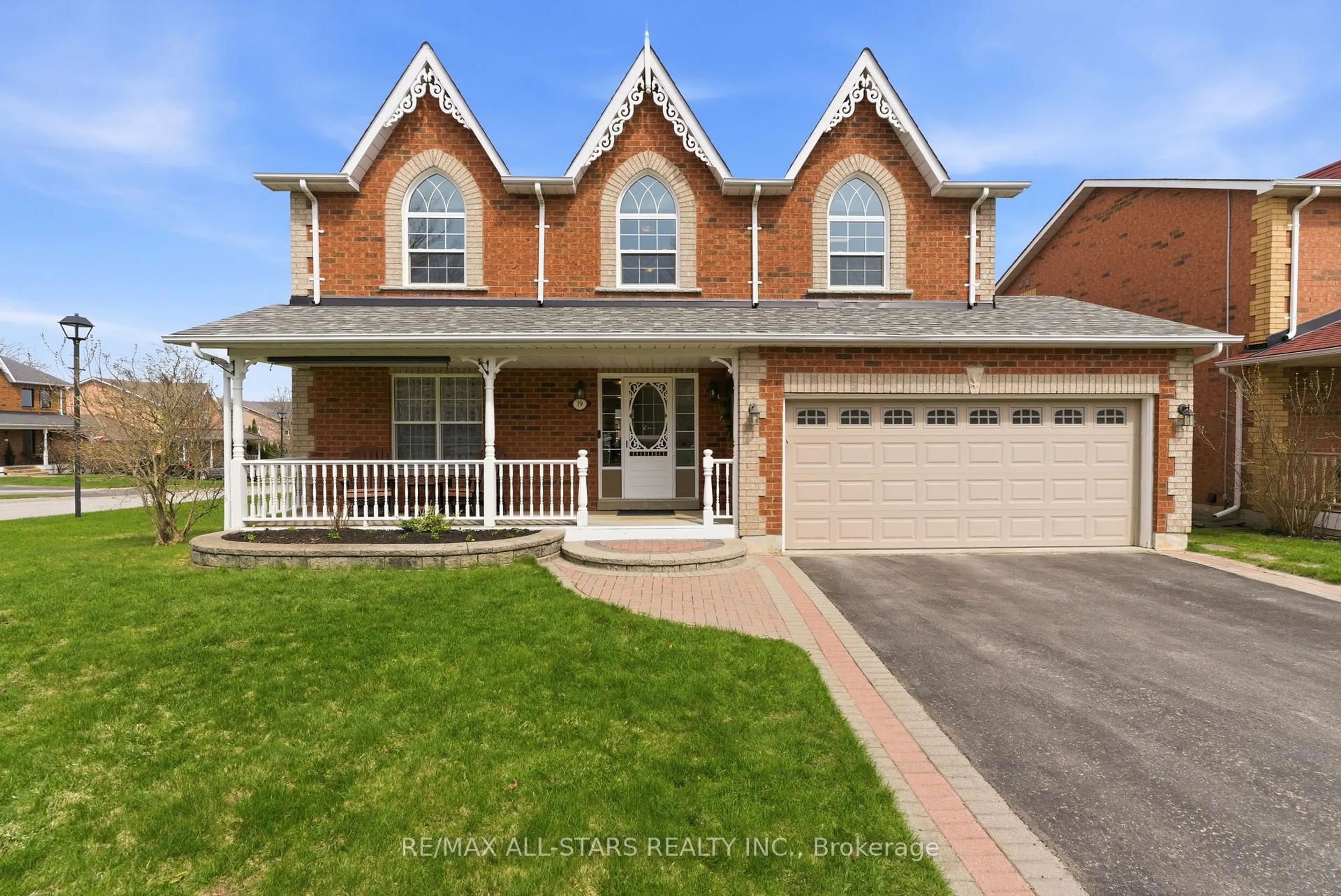 Home with brick exterior material, street for 19 Galloway Cres, Uxbridge Ontario L9P 1W8