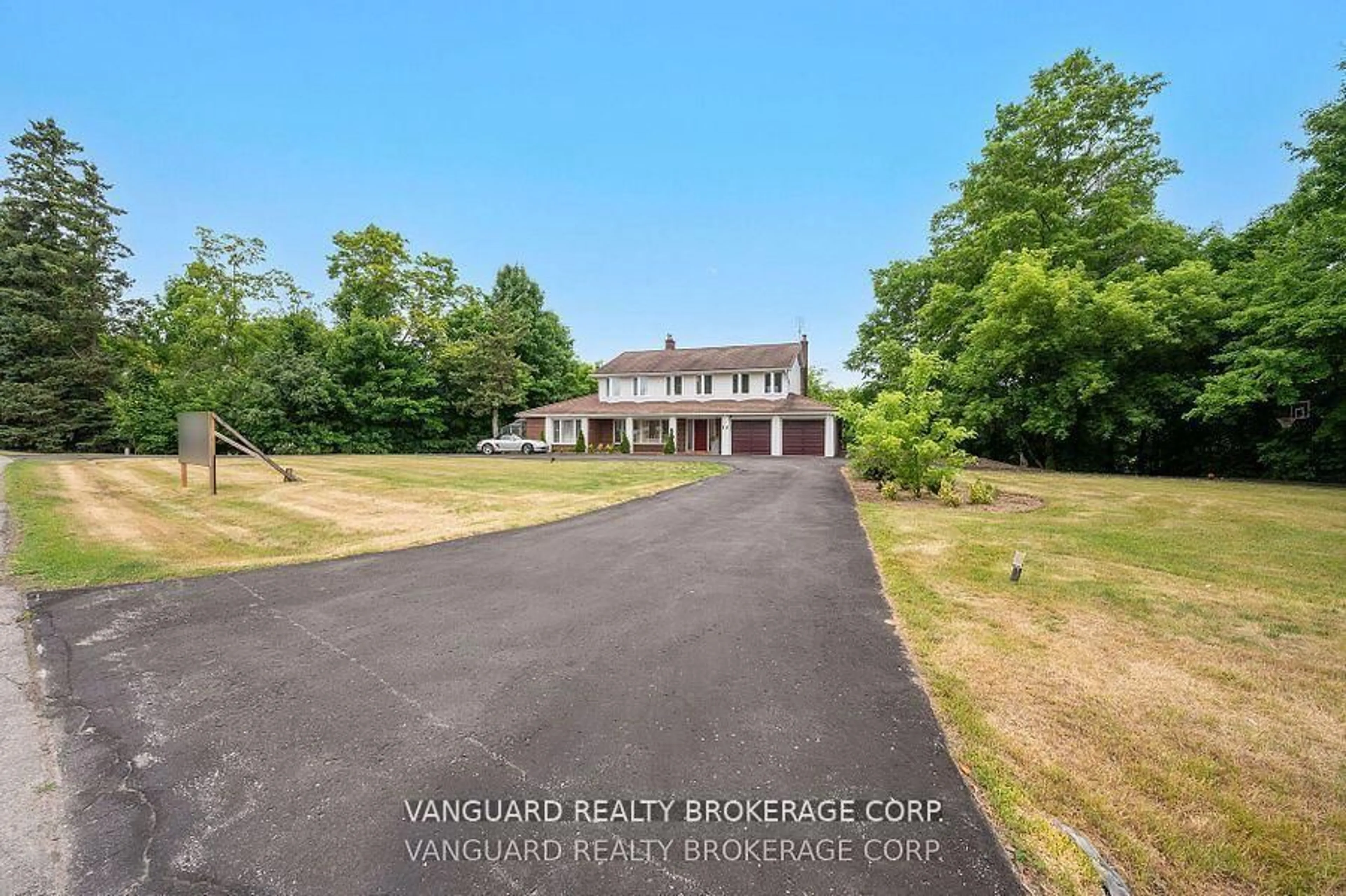 A pic from outside/outdoor area/front of a property/back of a property/a pic from drone, water/lake/river/ocean view for 80 Kleins Cres, Vaughan Ontario L0J 1C0