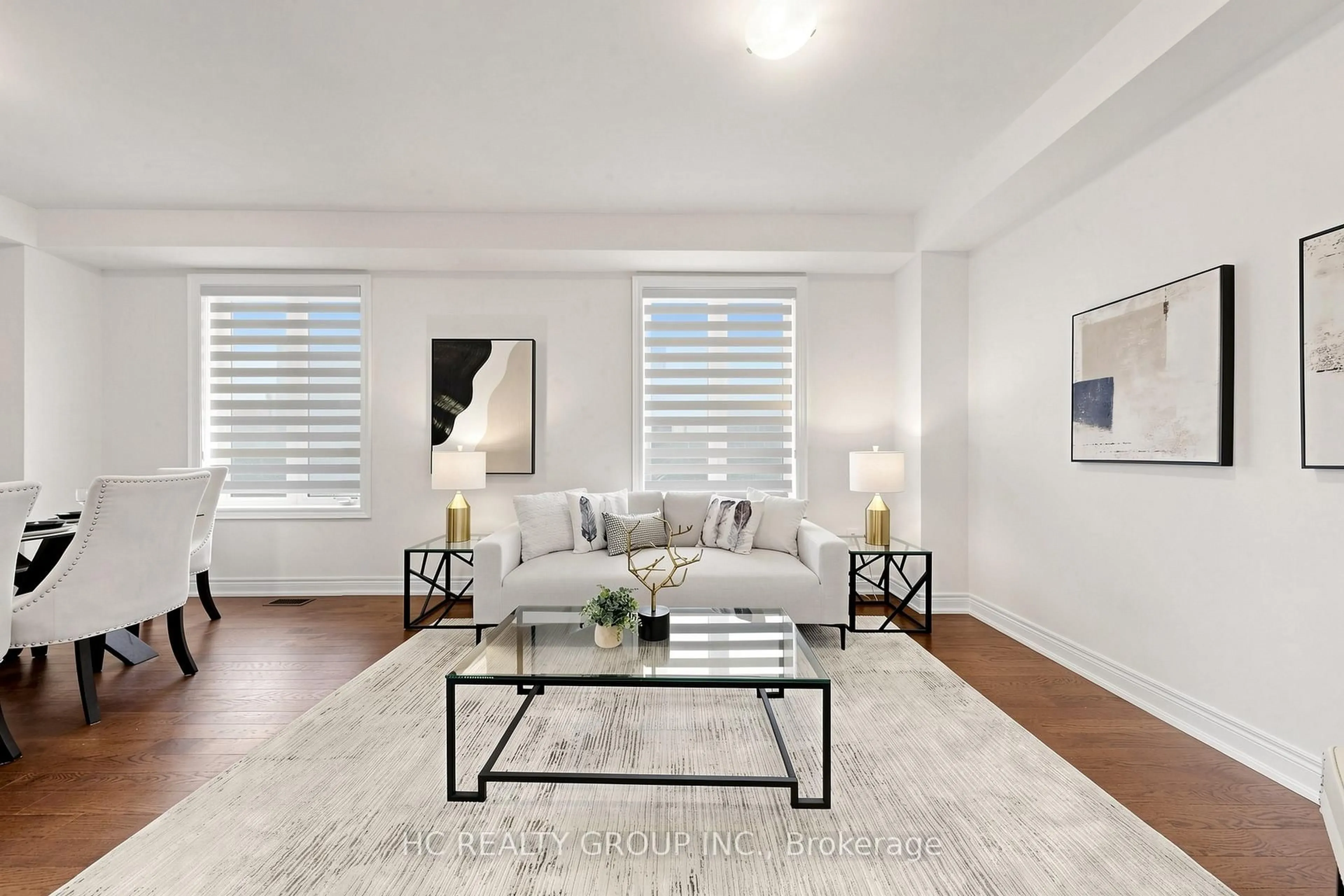 Living room with furniture, unknown for 79 Silk Twist Dr, East Gwillimbury Ontario L9N 0W4