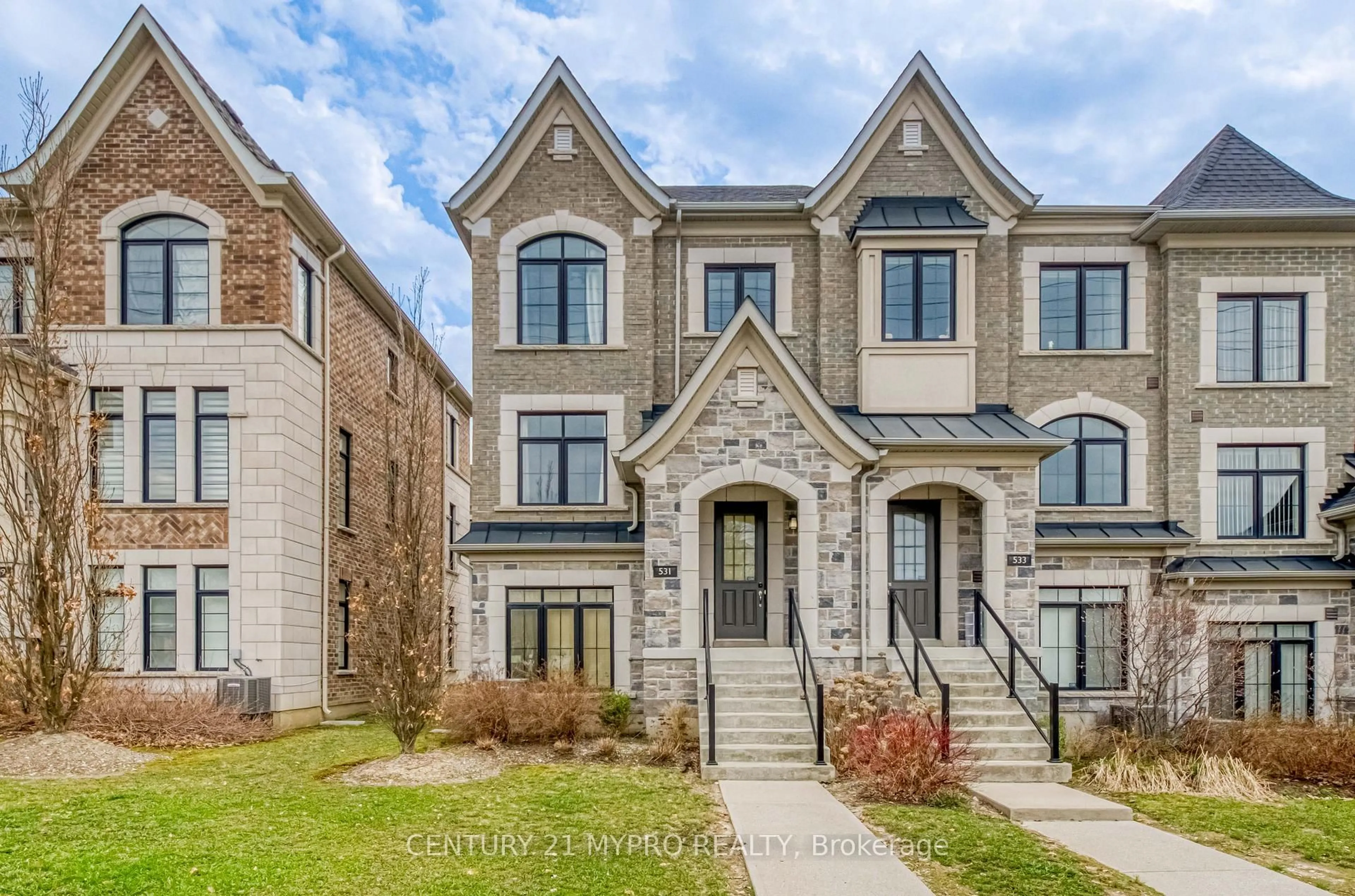 Home with brick exterior material, street for 531 Carrville Rd, Richmond Hill Ontario L4C 1C2