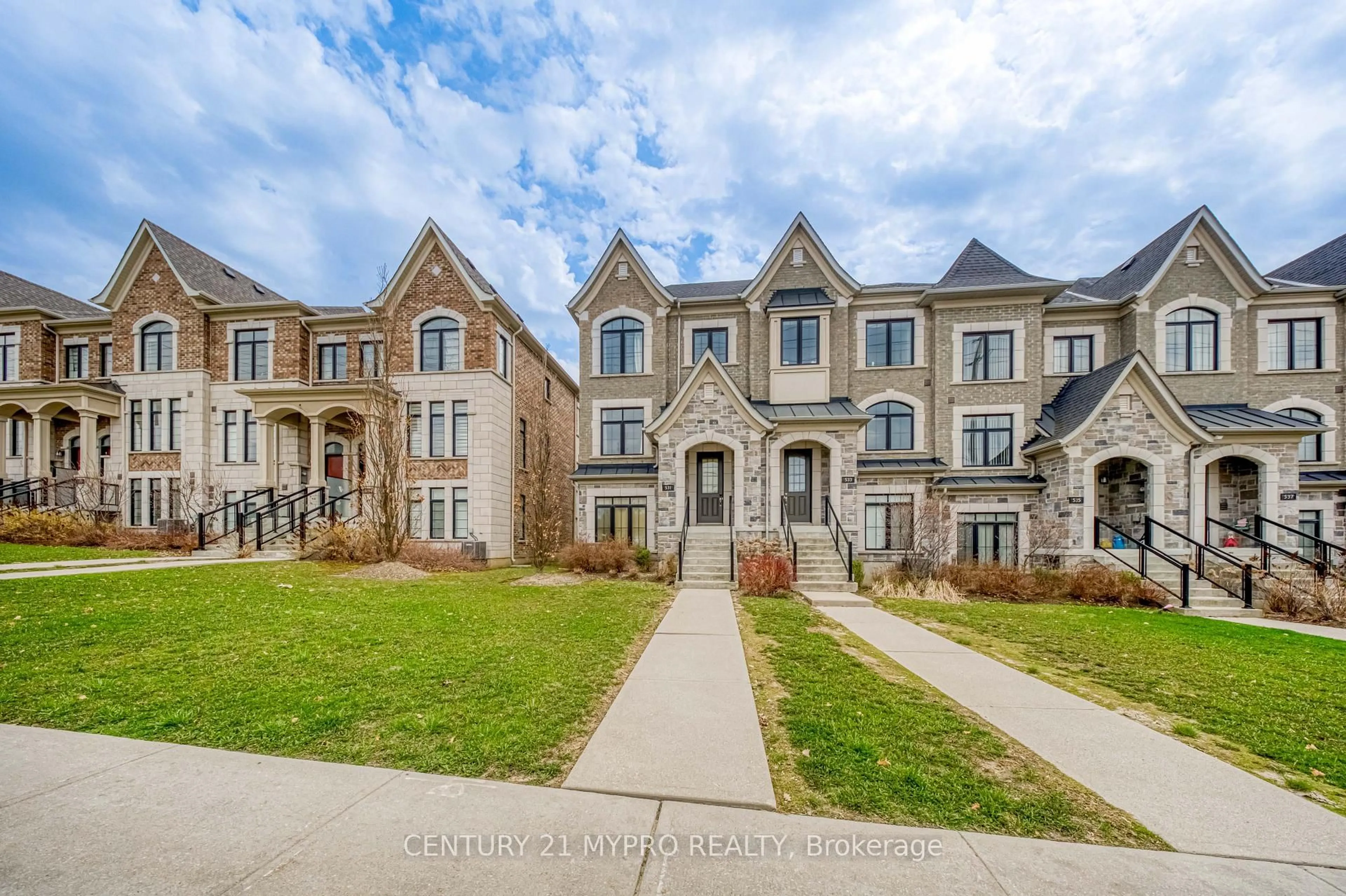 Home with brick exterior material, street for 531 Carrville Rd, Richmond Hill Ontario L4C 1C2