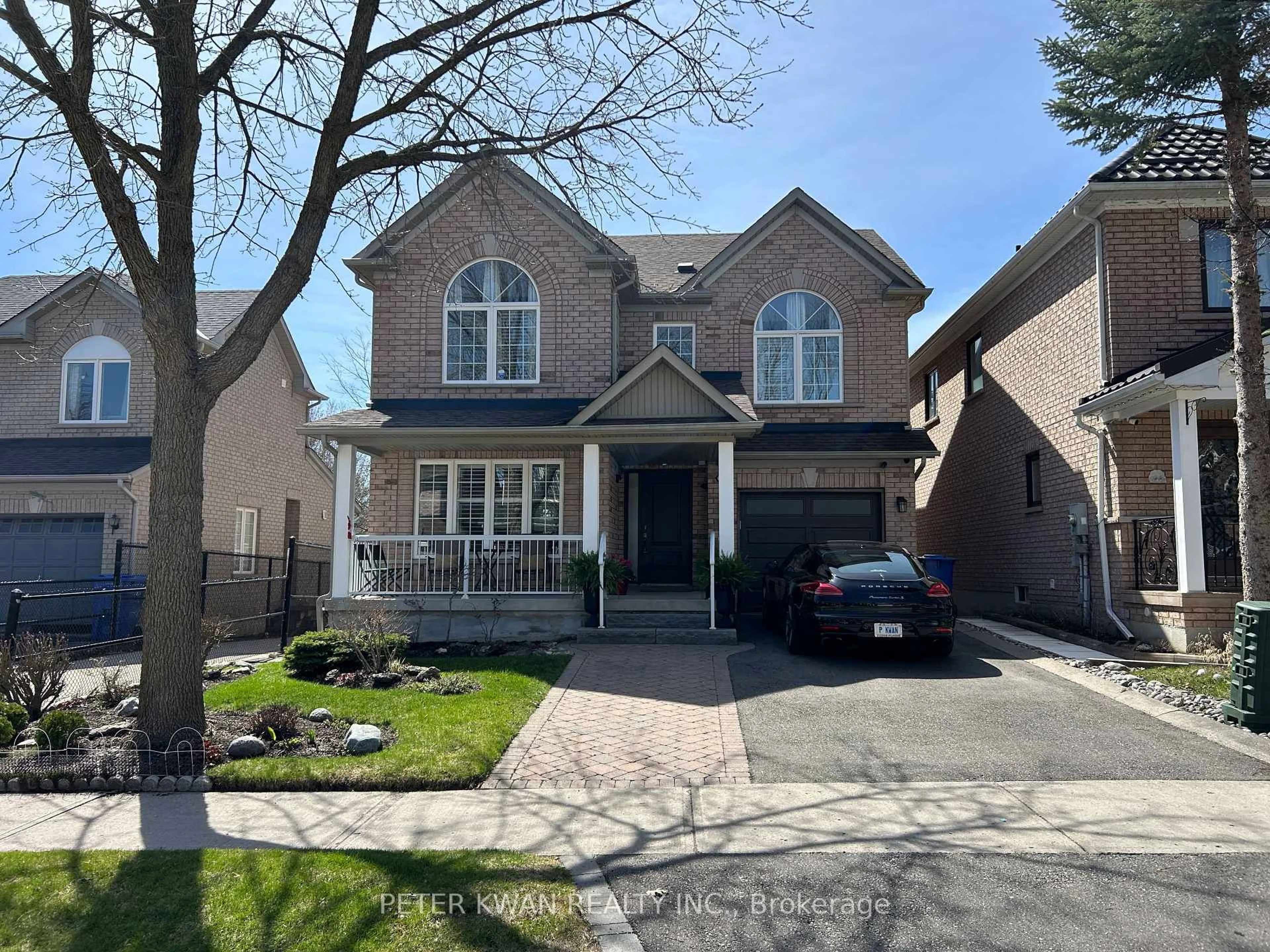 Home with brick exterior material, street for 664 Society Cres, Newmarket Ontario L3X 2S9