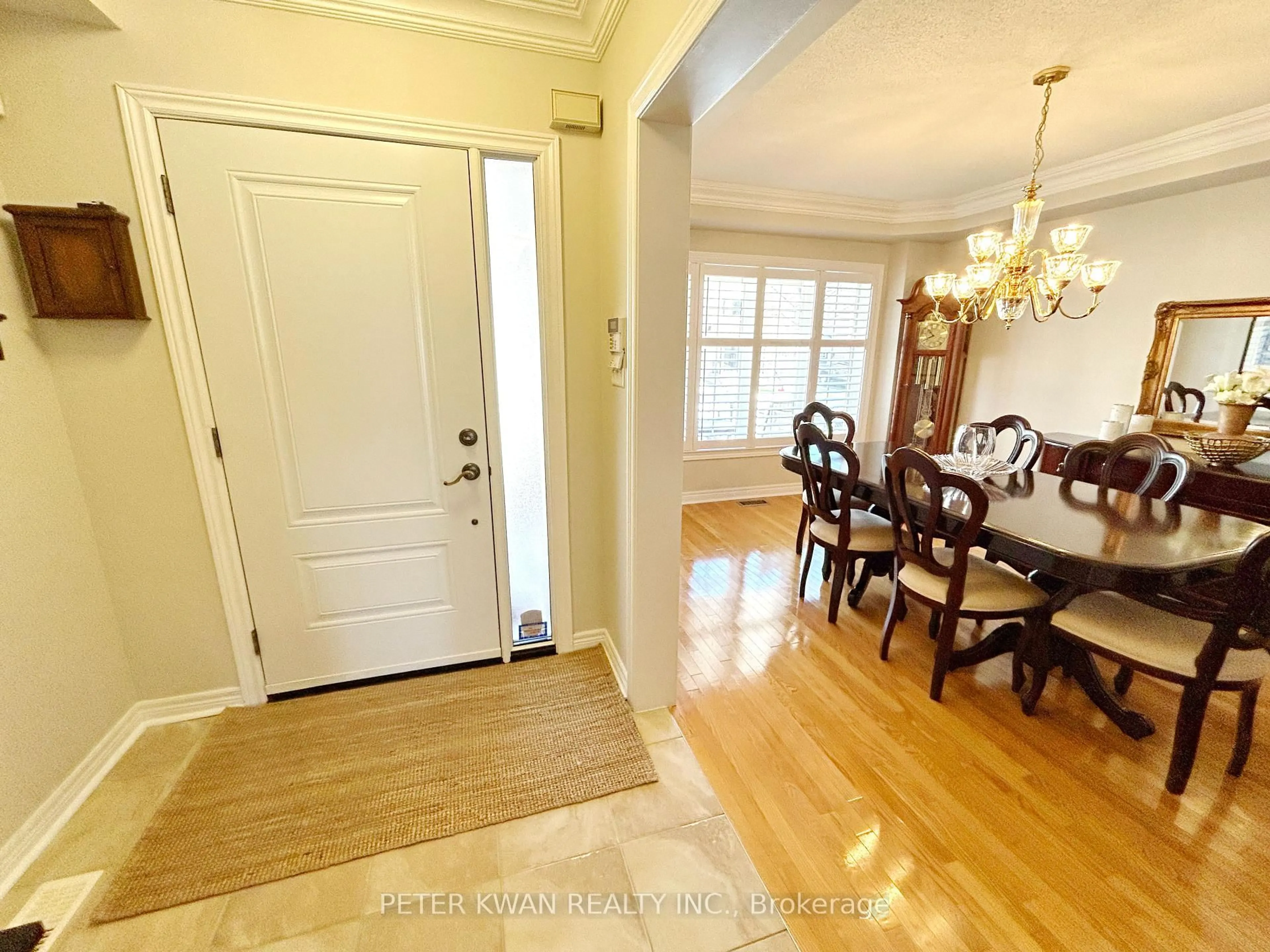 Unknown for 664 Society Cres, Newmarket Ontario L3X 2S9