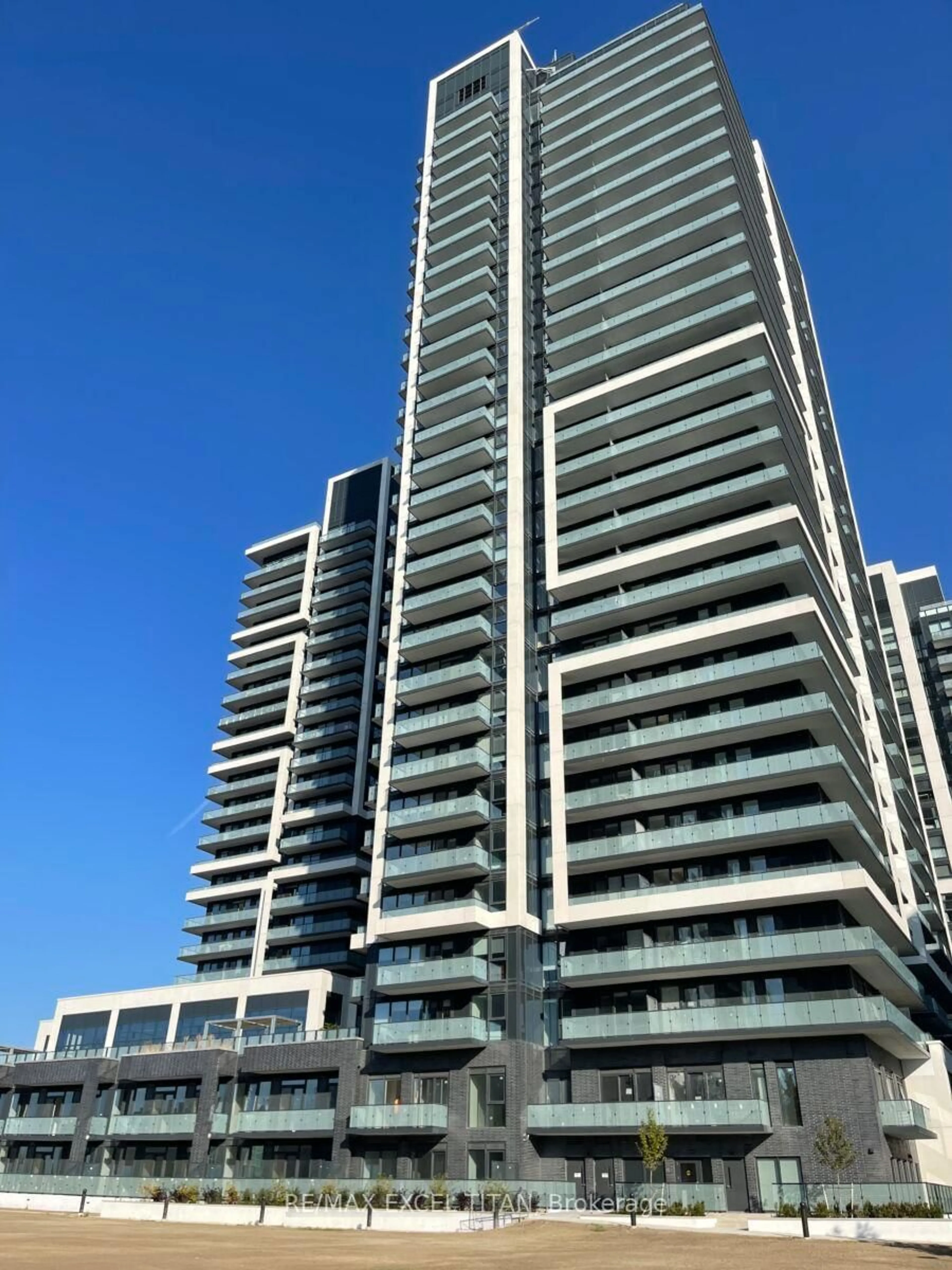 Unknown for 105 Oneida Cres ##2011, Richmond Hill Ontario L4B 0H6