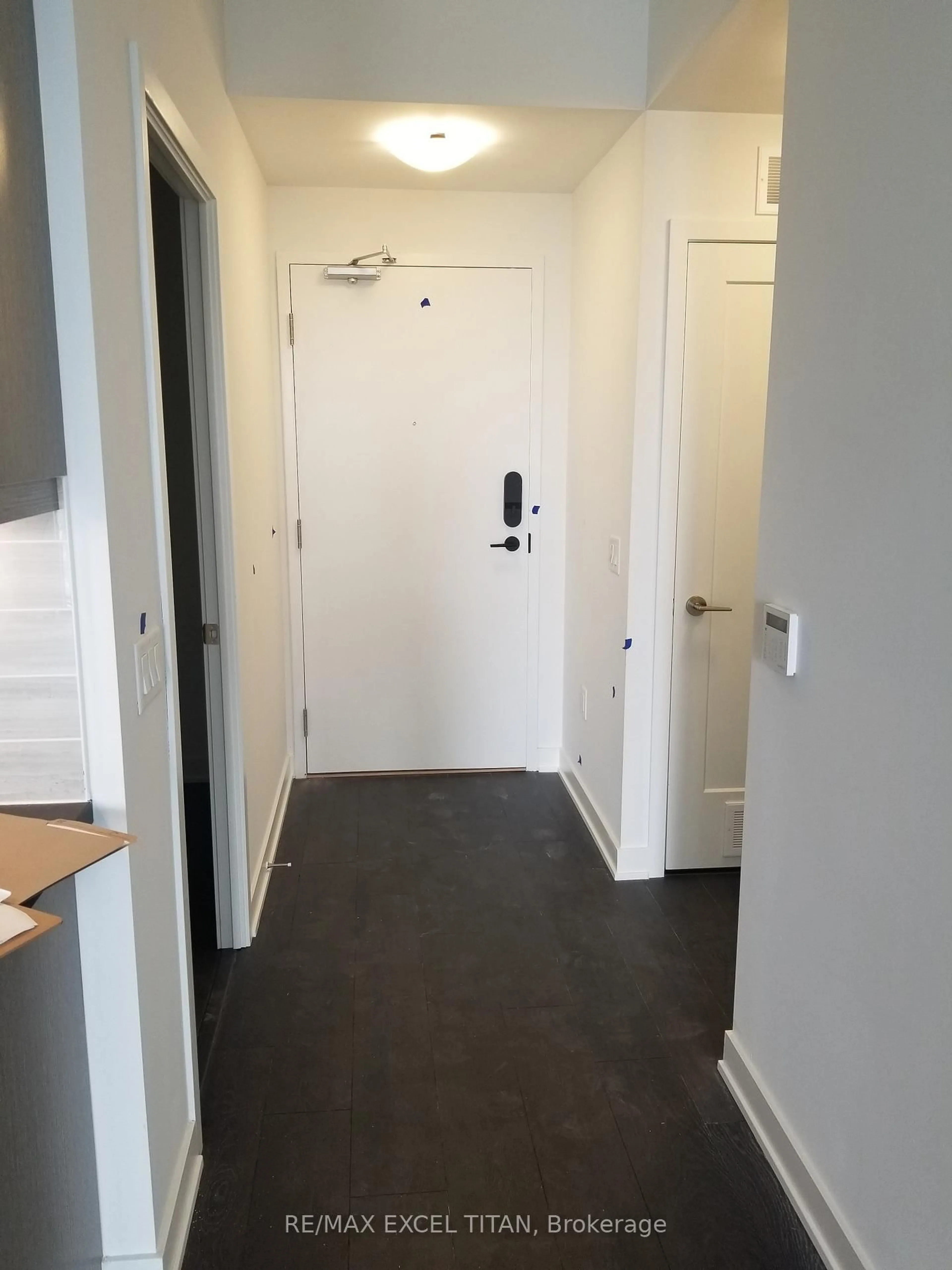 Unknown for 105 Oneida Cres ##2011, Richmond Hill Ontario L4B 0H6