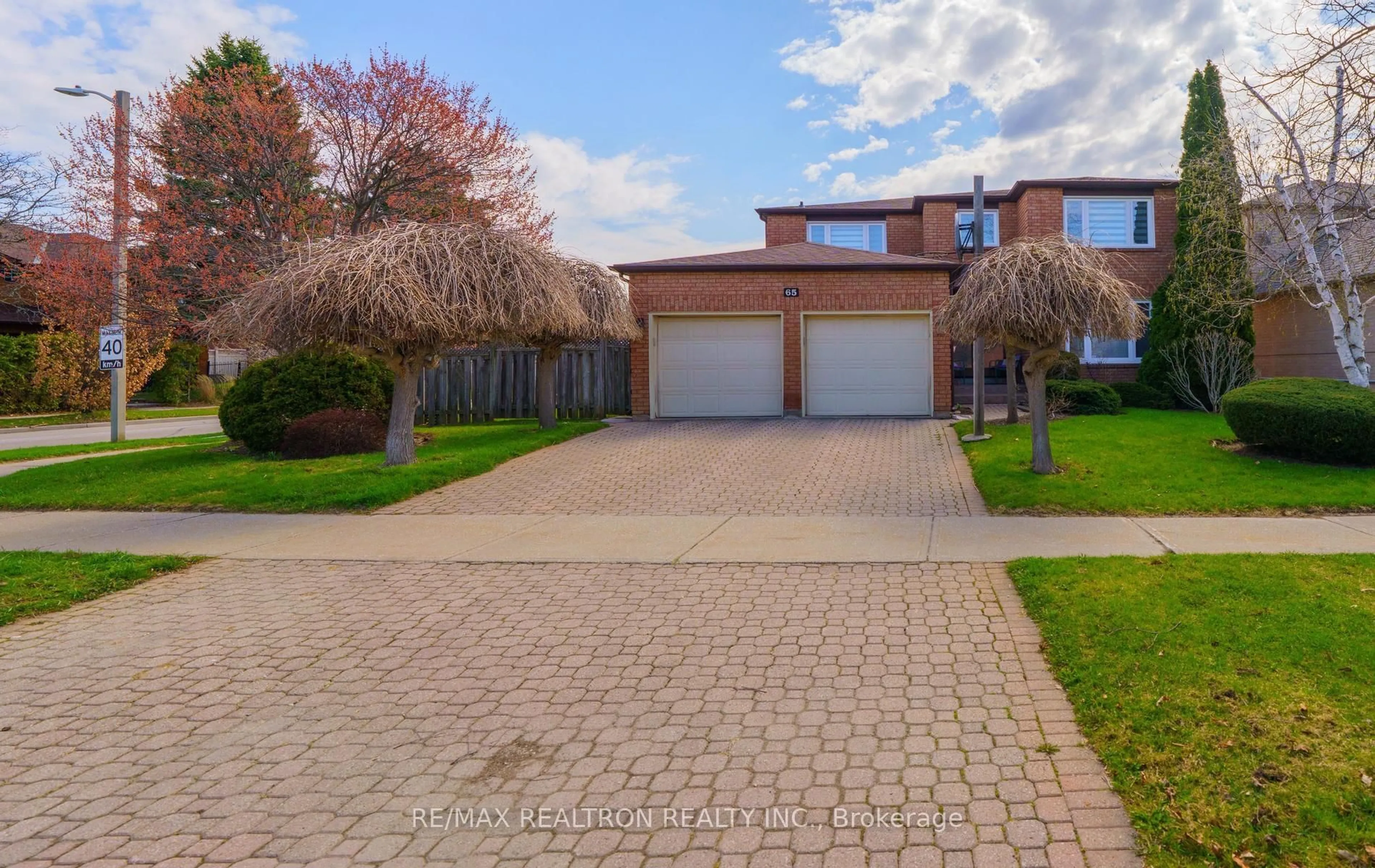 A pic from outside/outdoor area/front of a property/back of a property/a pic from drone, street for 65 Tansley Rd, Vaughan Ontario L4J 3H5