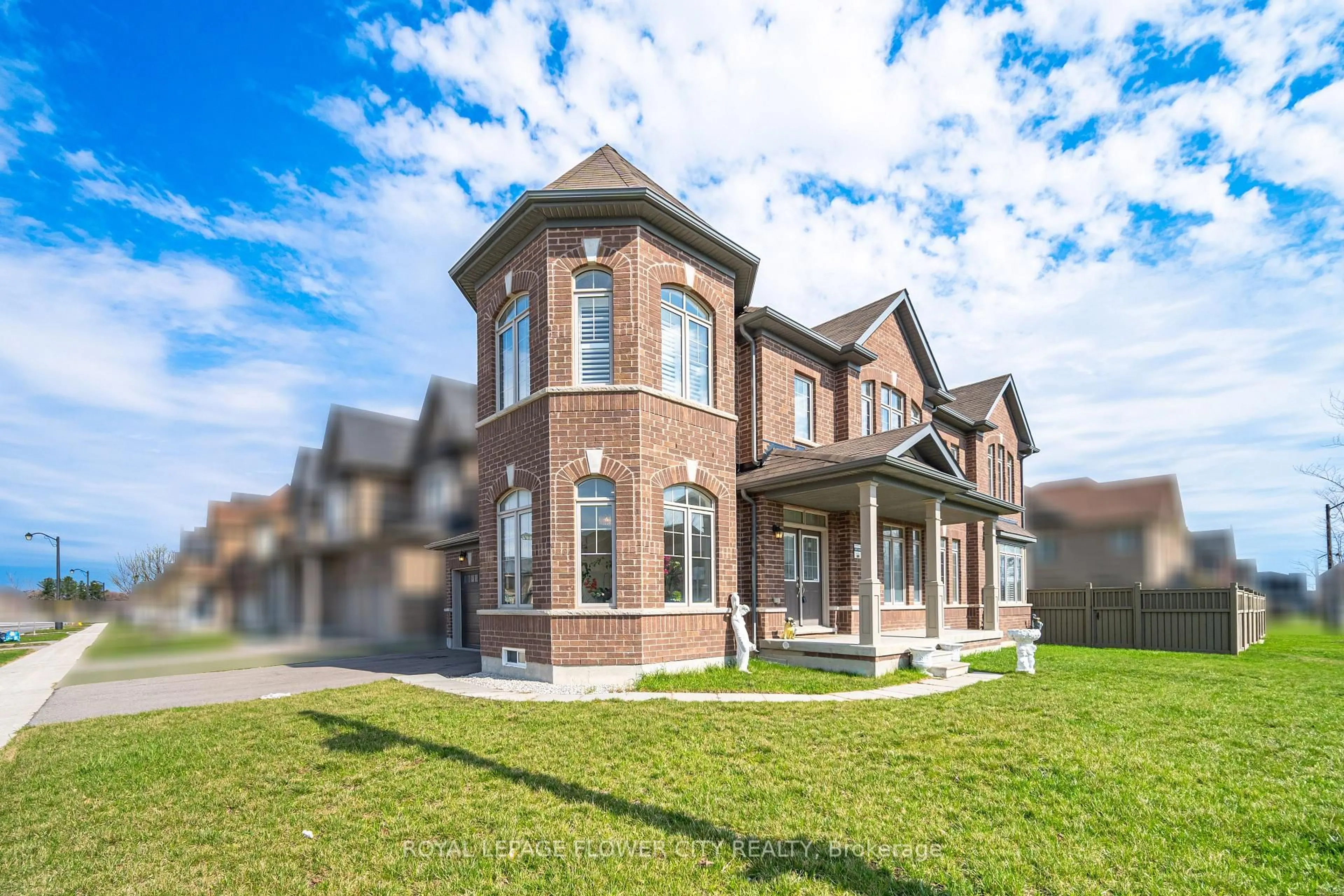 Home with brick exterior material, building for 572 Mactier Dr, Vaughan Ontario L4H 4T9