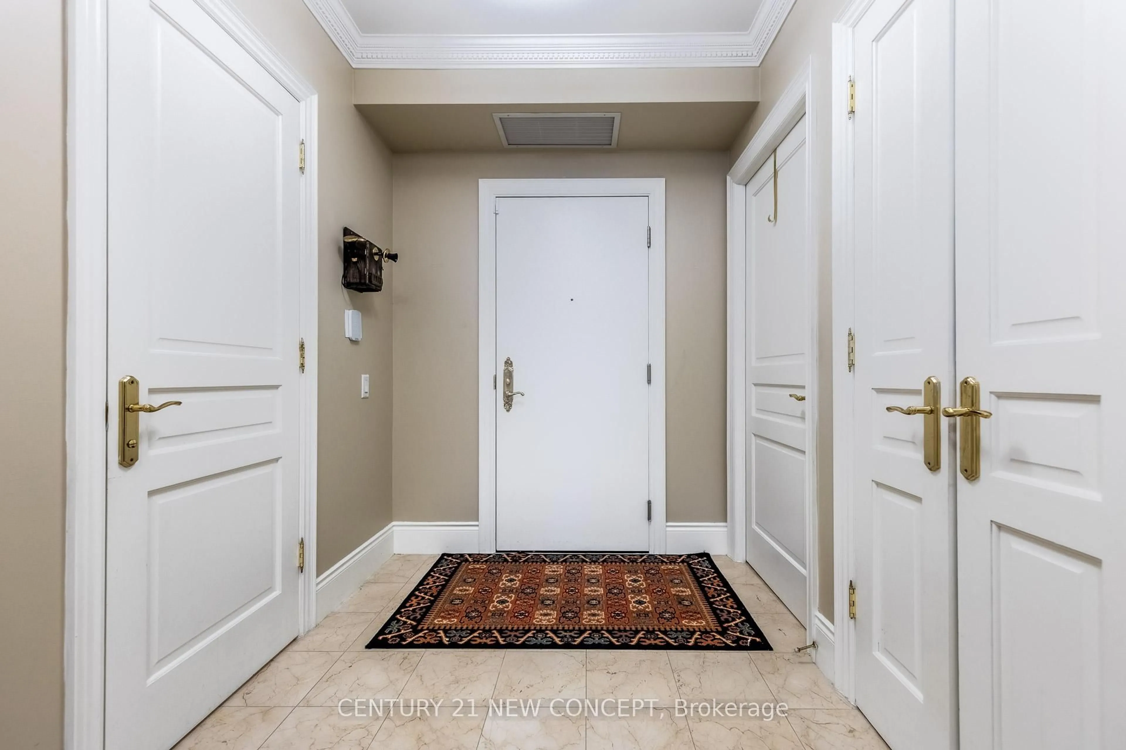 Indoor entryway for 7071 Bayview Ave #204, Markham Ontario L3T 7Y8