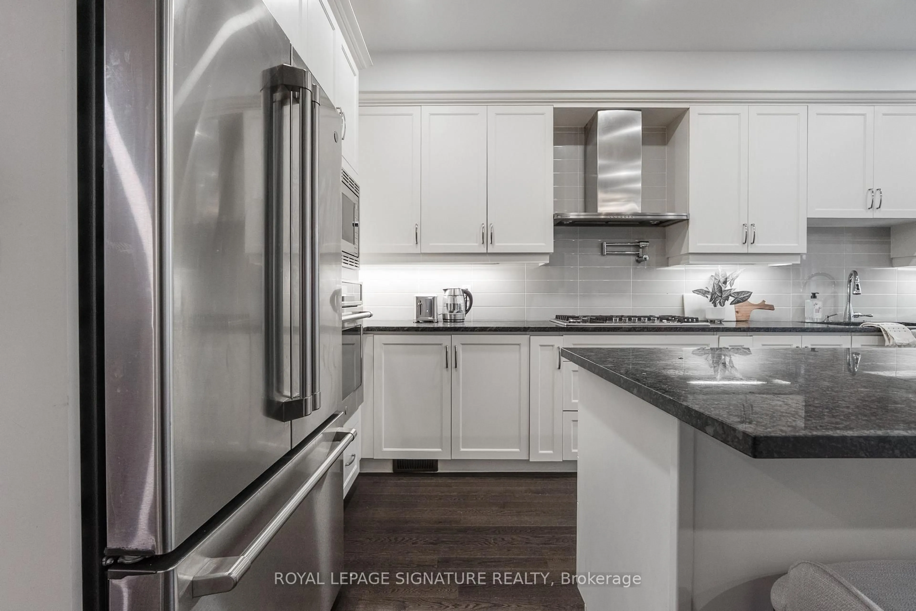 Unknown for 14 Queen Mary Crt, Vaughan Ontario L4L 0H9