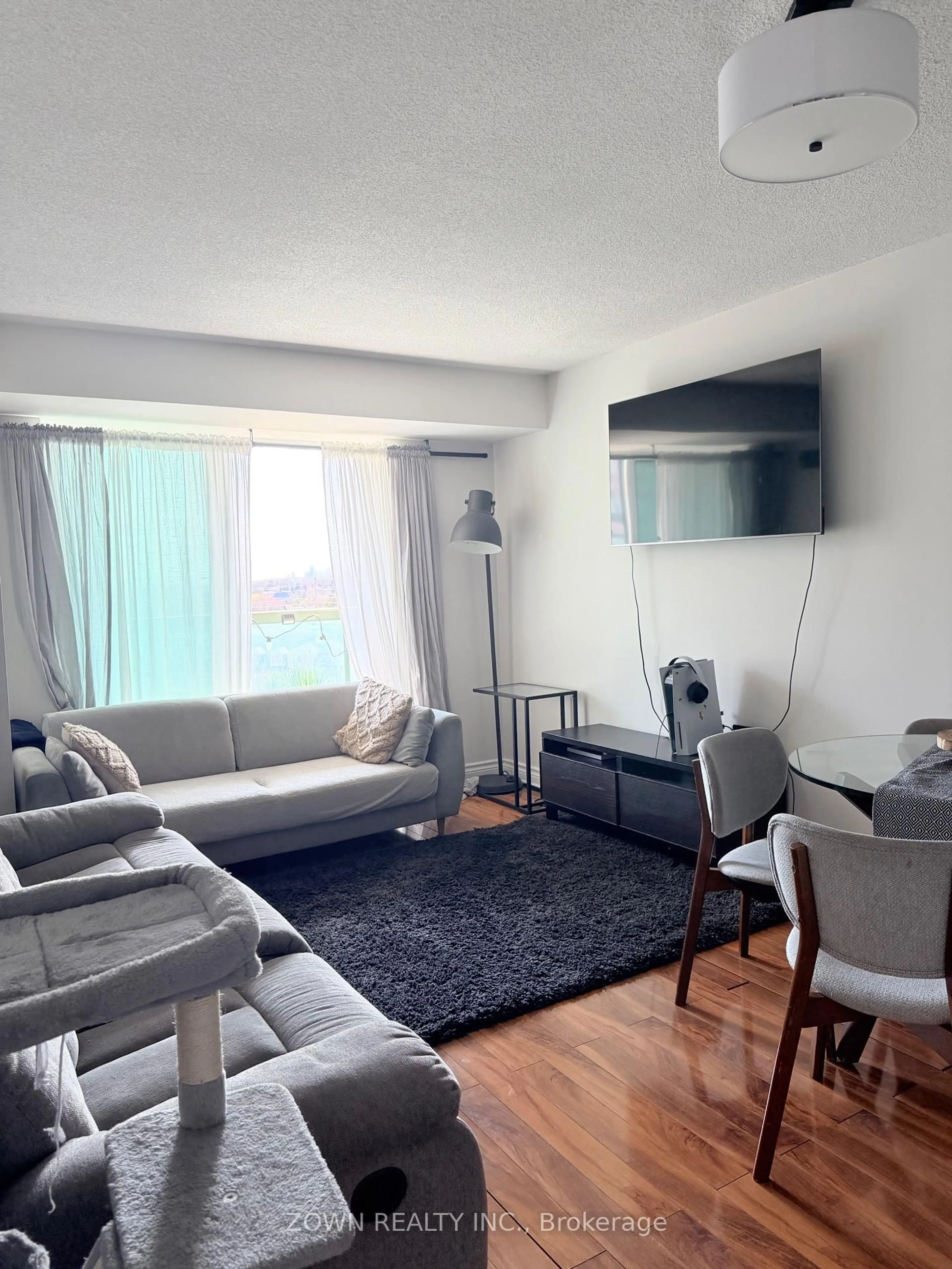 Living room with furniture, unknown for 3 Ellesmere St #611, Richmond Hill Ontario L4B 4N2