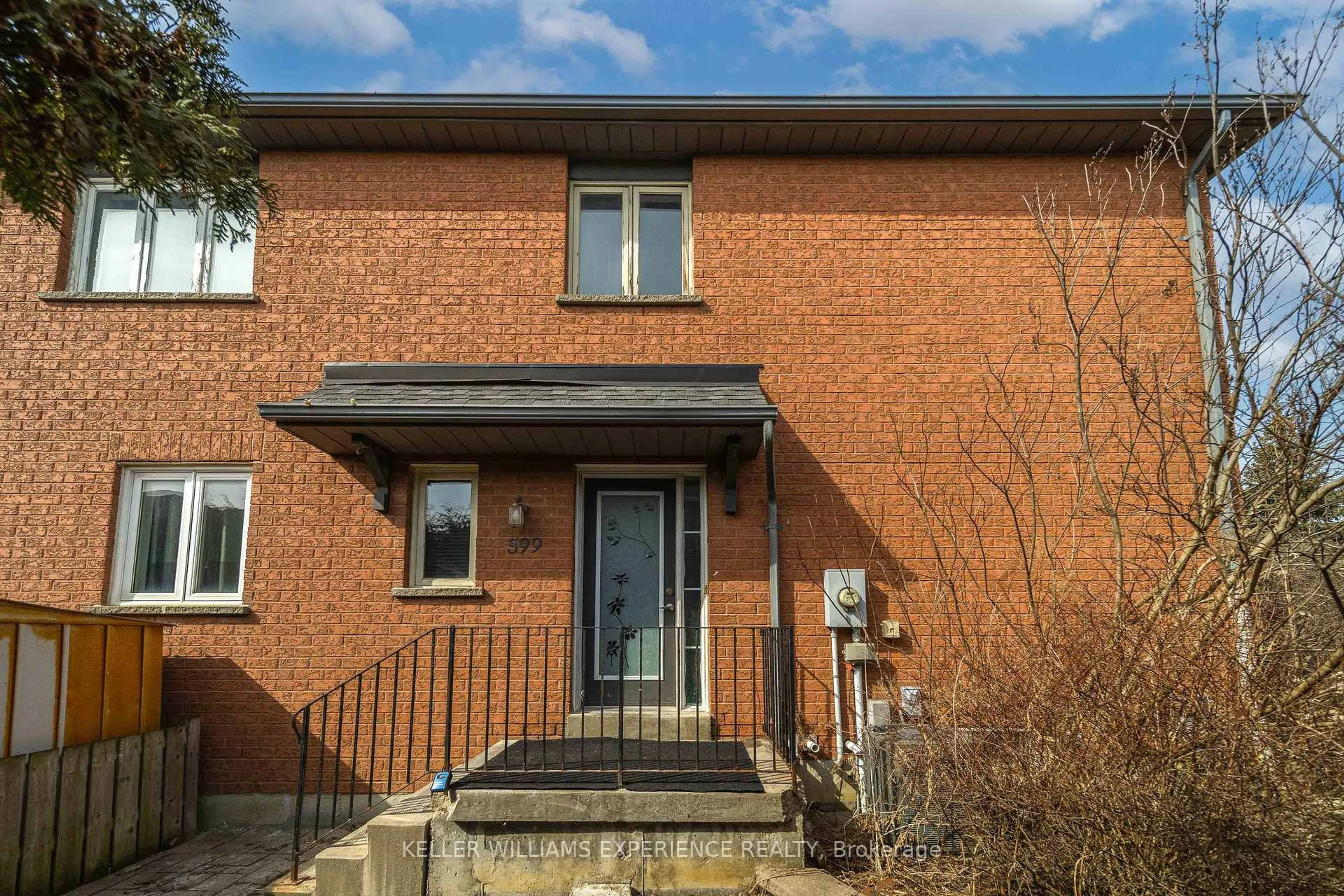 Home with brick exterior material, street for 599 Walpole Cres, Newmarket Ontario L3X 2B5