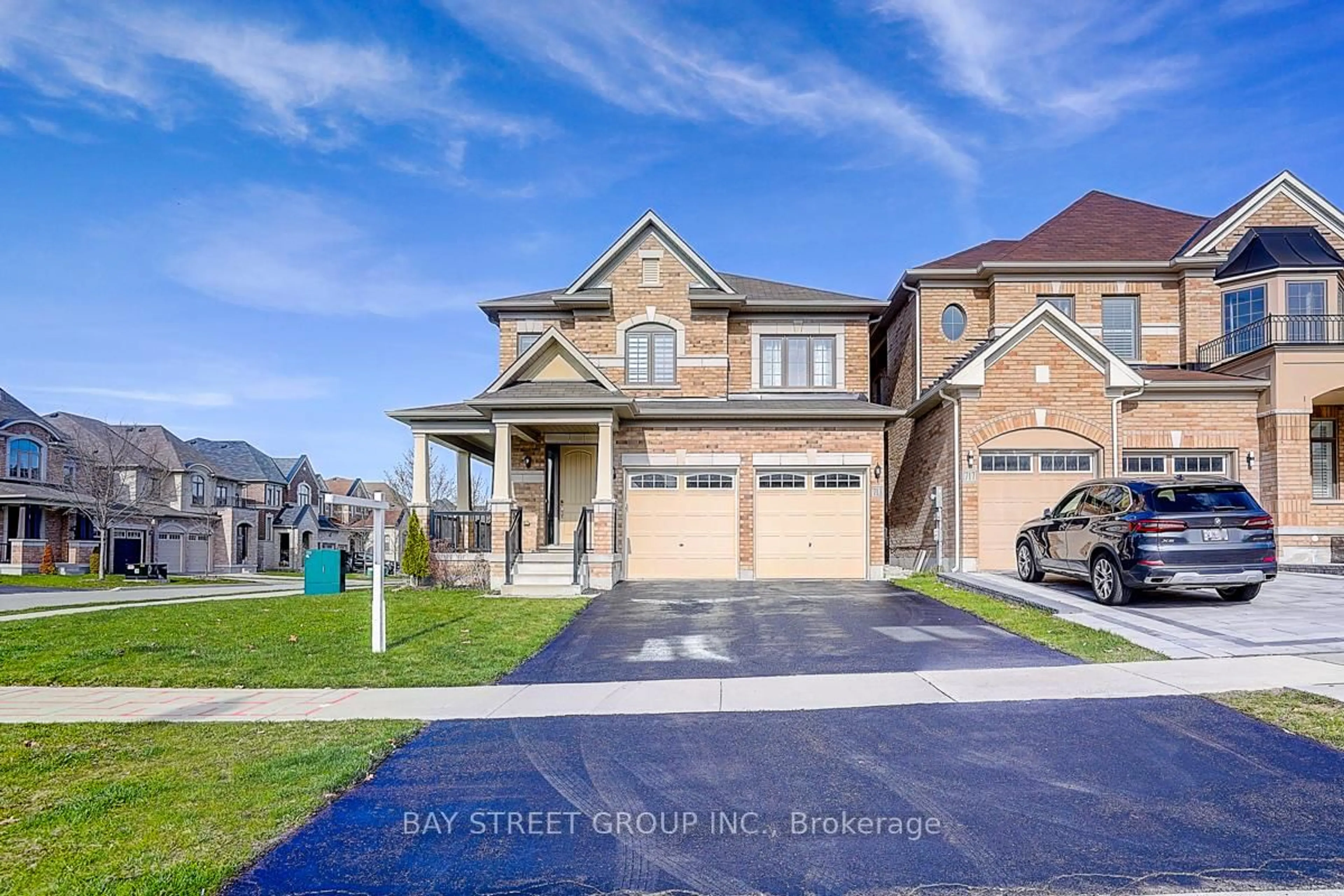 Home with brick exterior material, street for 713 Dillman Ave, Newmarket Ontario L3X 0J8