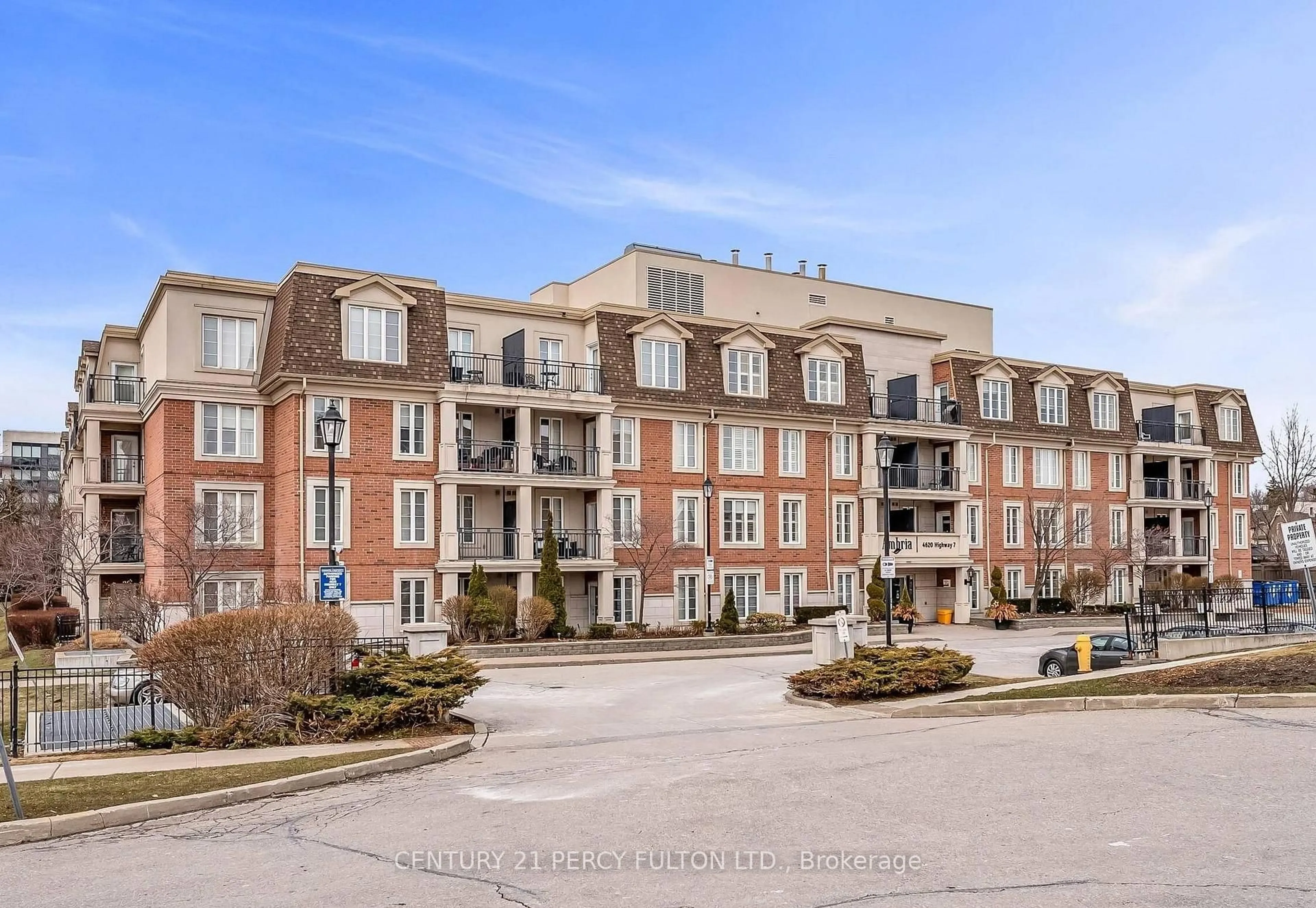 A pic from outside/outdoor area/front of a property/back of a property/a pic from drone, unknown for 4620 Highway 7 #PH 412, Vaughan Ontario L4L 0B3