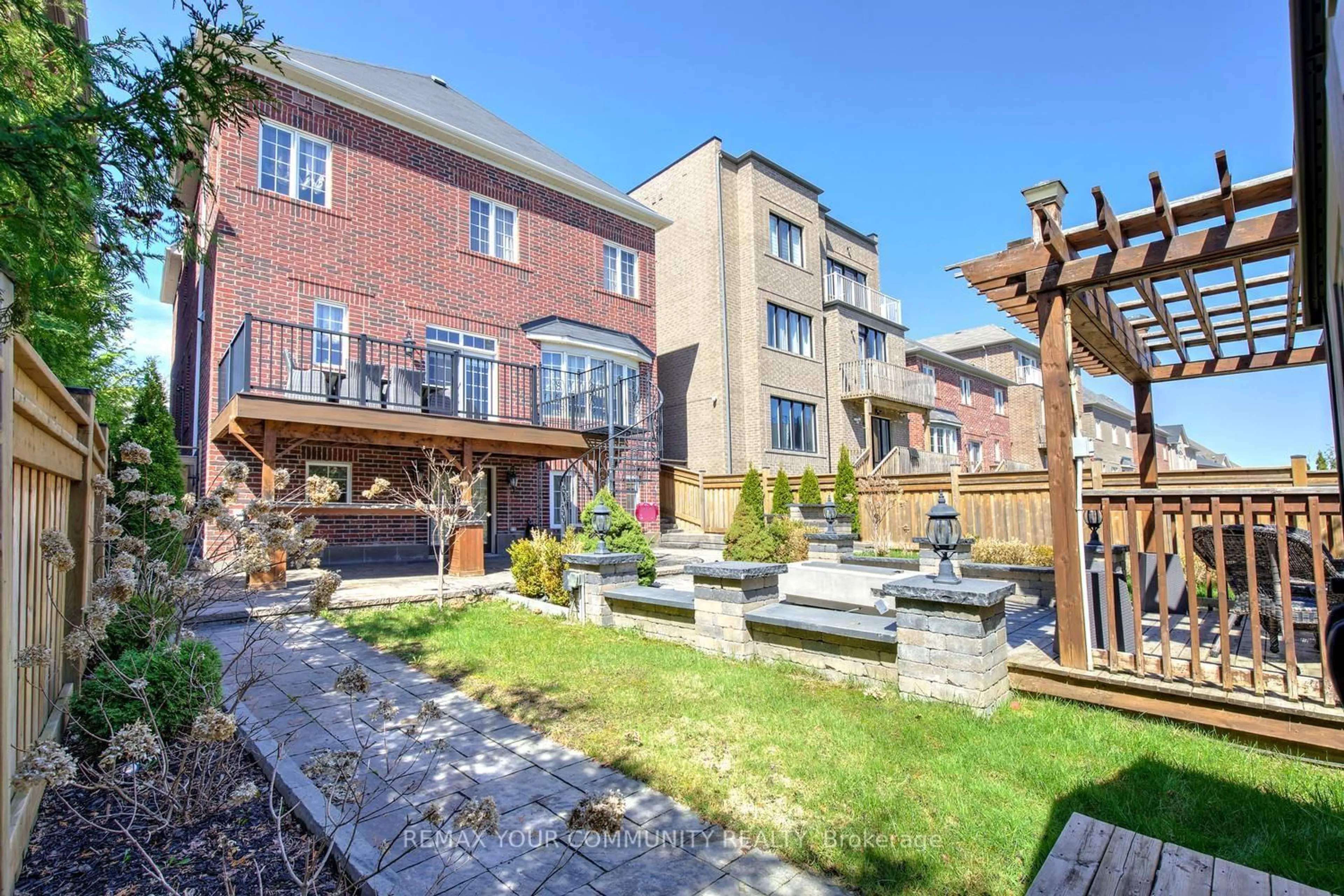 Patio, street for 75 Baldry Ave, Vaughan Ontario L6A 4X9