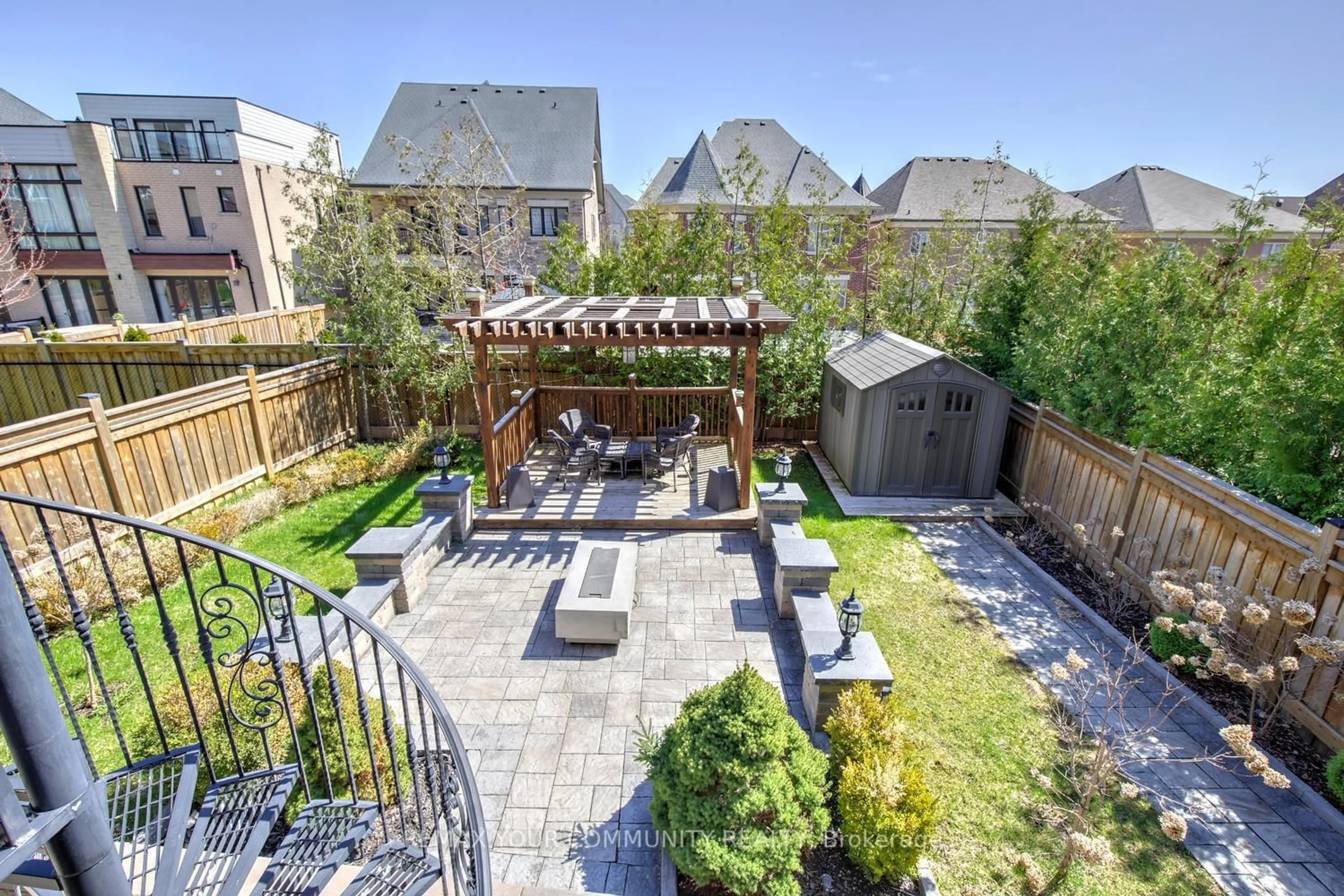 Patio, street for 75 Baldry Ave, Vaughan Ontario L6A 4X9